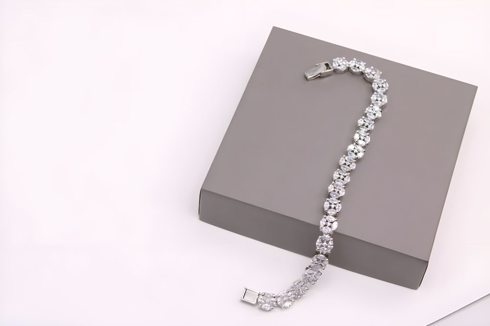 Blossom Bracelet Luminescence