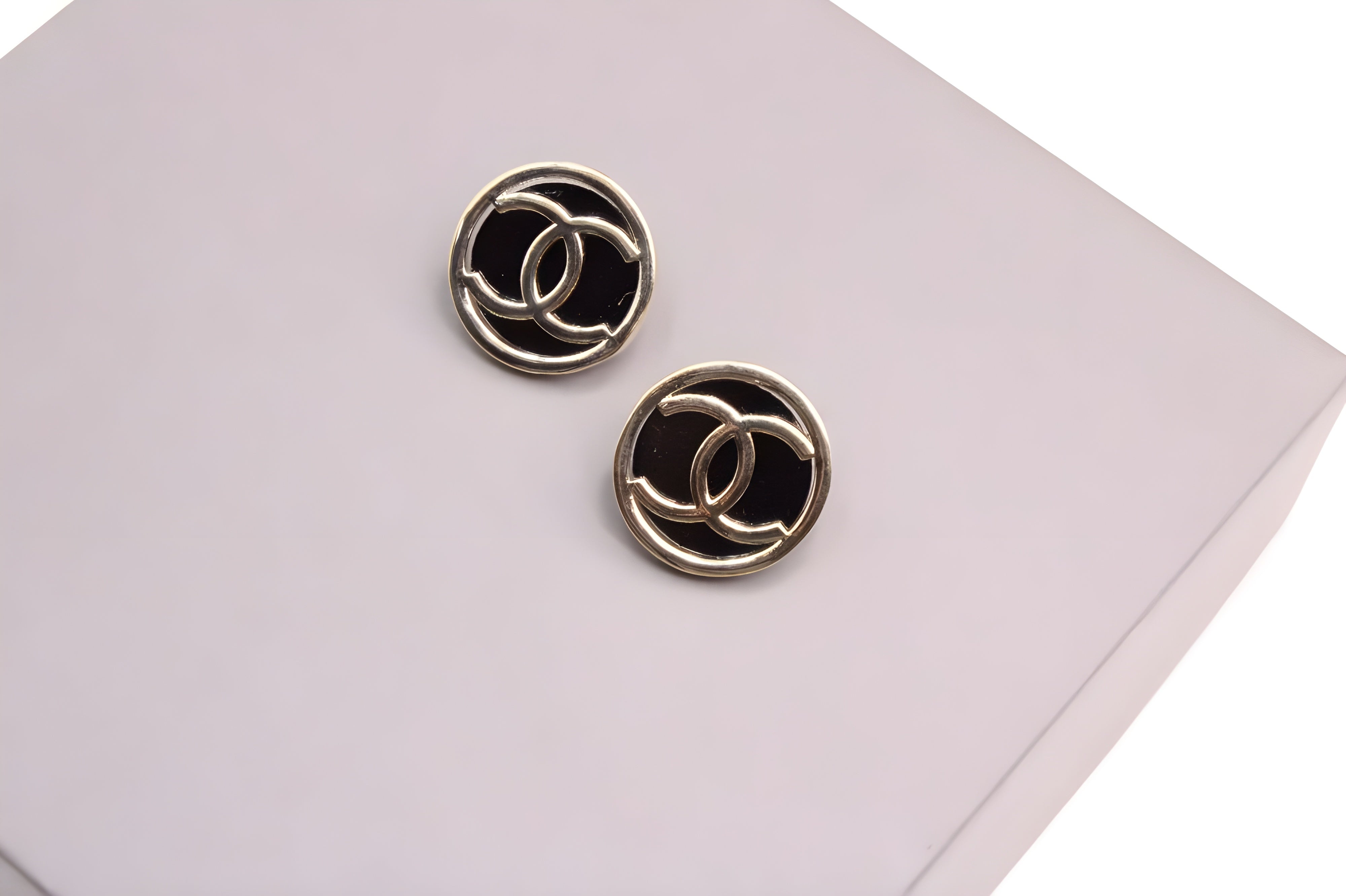 Gleaming Glamour Earrings