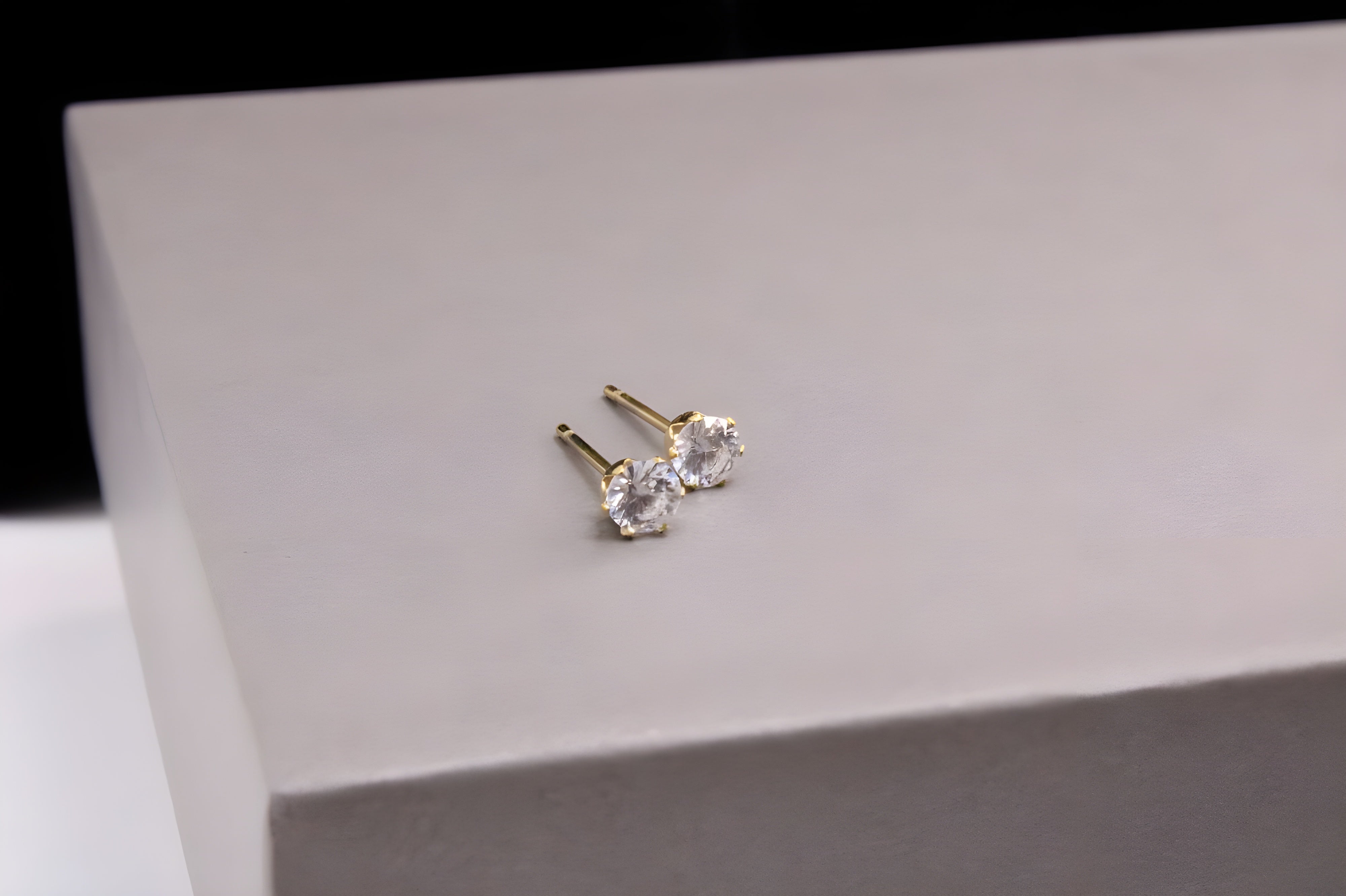 Solo Spark Artificial Diamond Earring