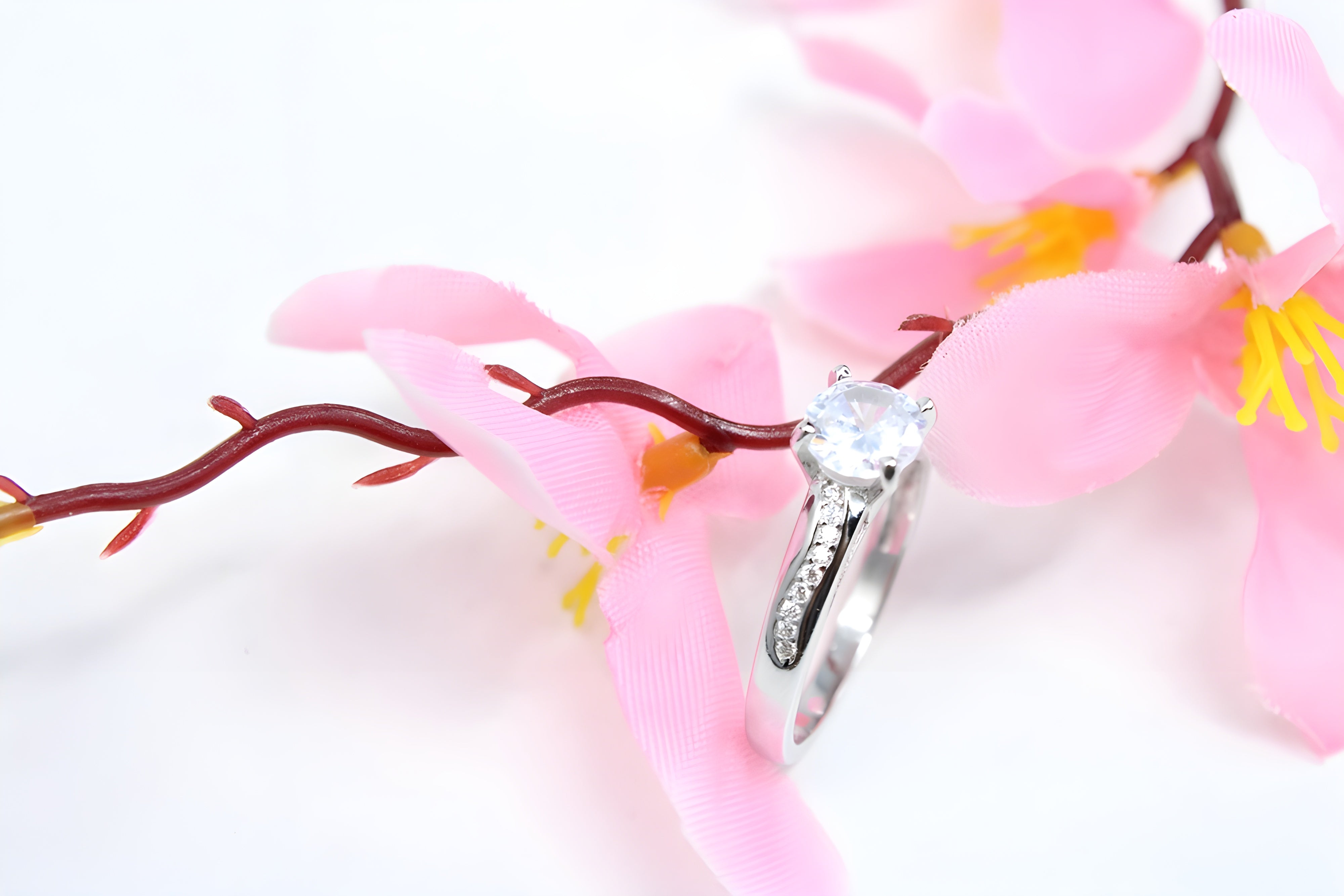 Silver Splendor VeeLux Premium Crystal Ring
