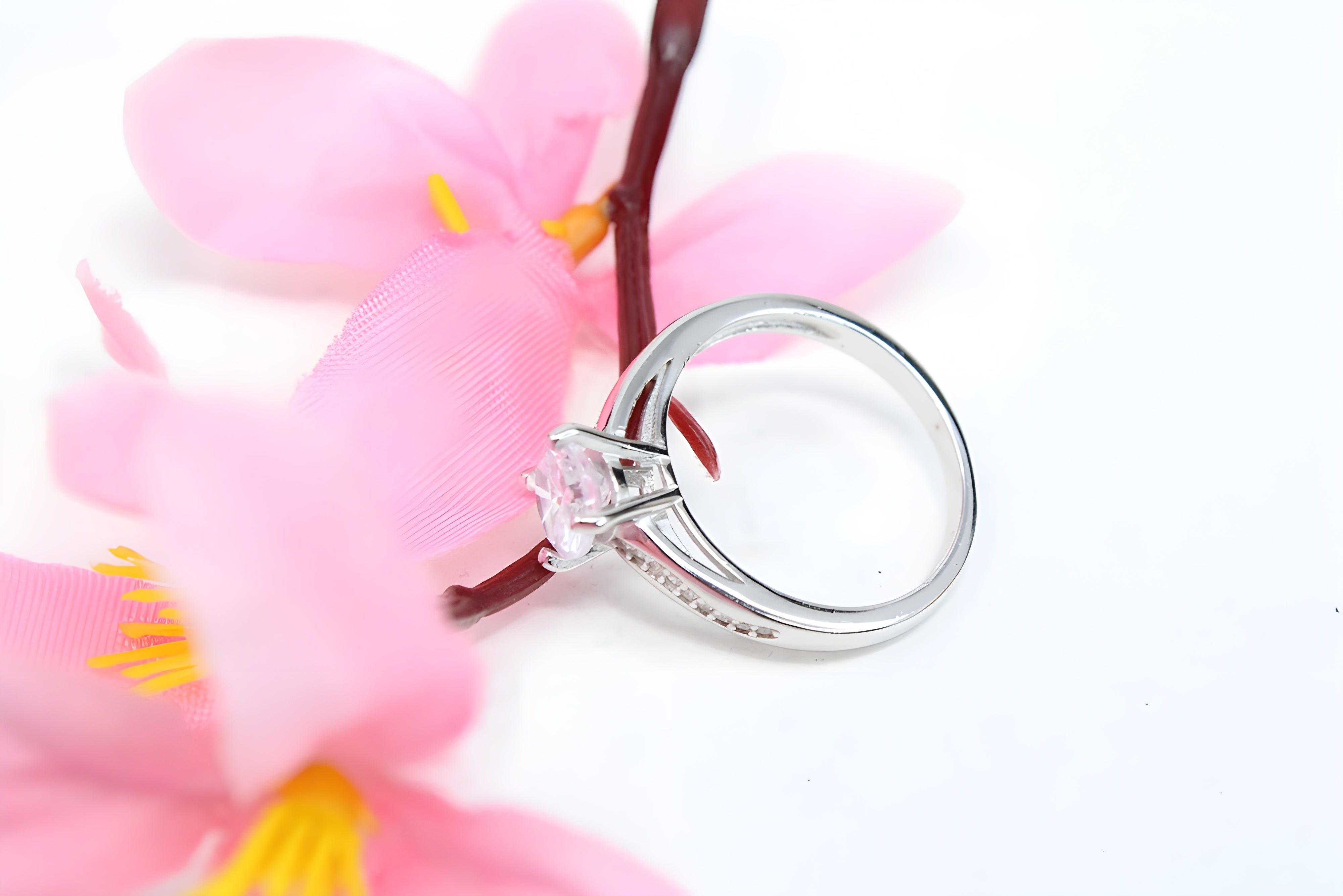 Silver Splendor VeeLux Premium Crystal Ring