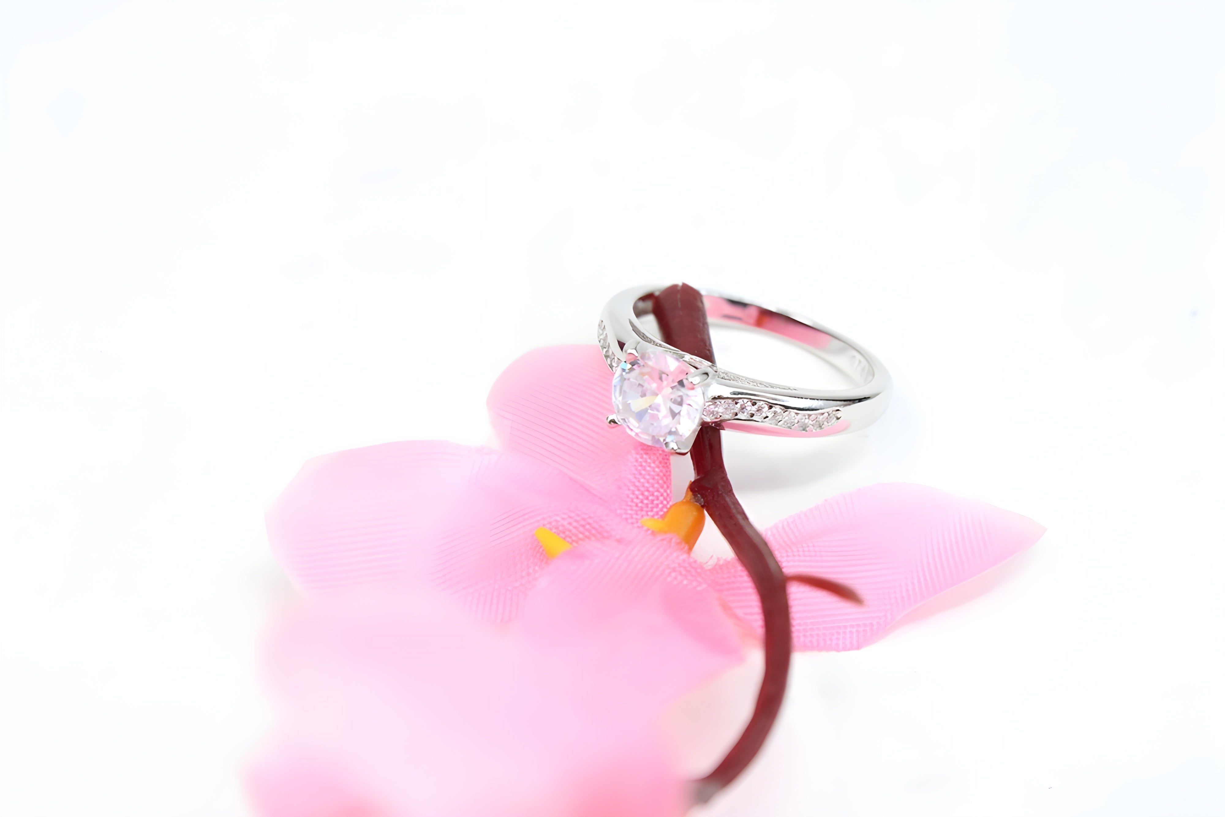 Silver Splendor VeeLux Premium Crystal Ring