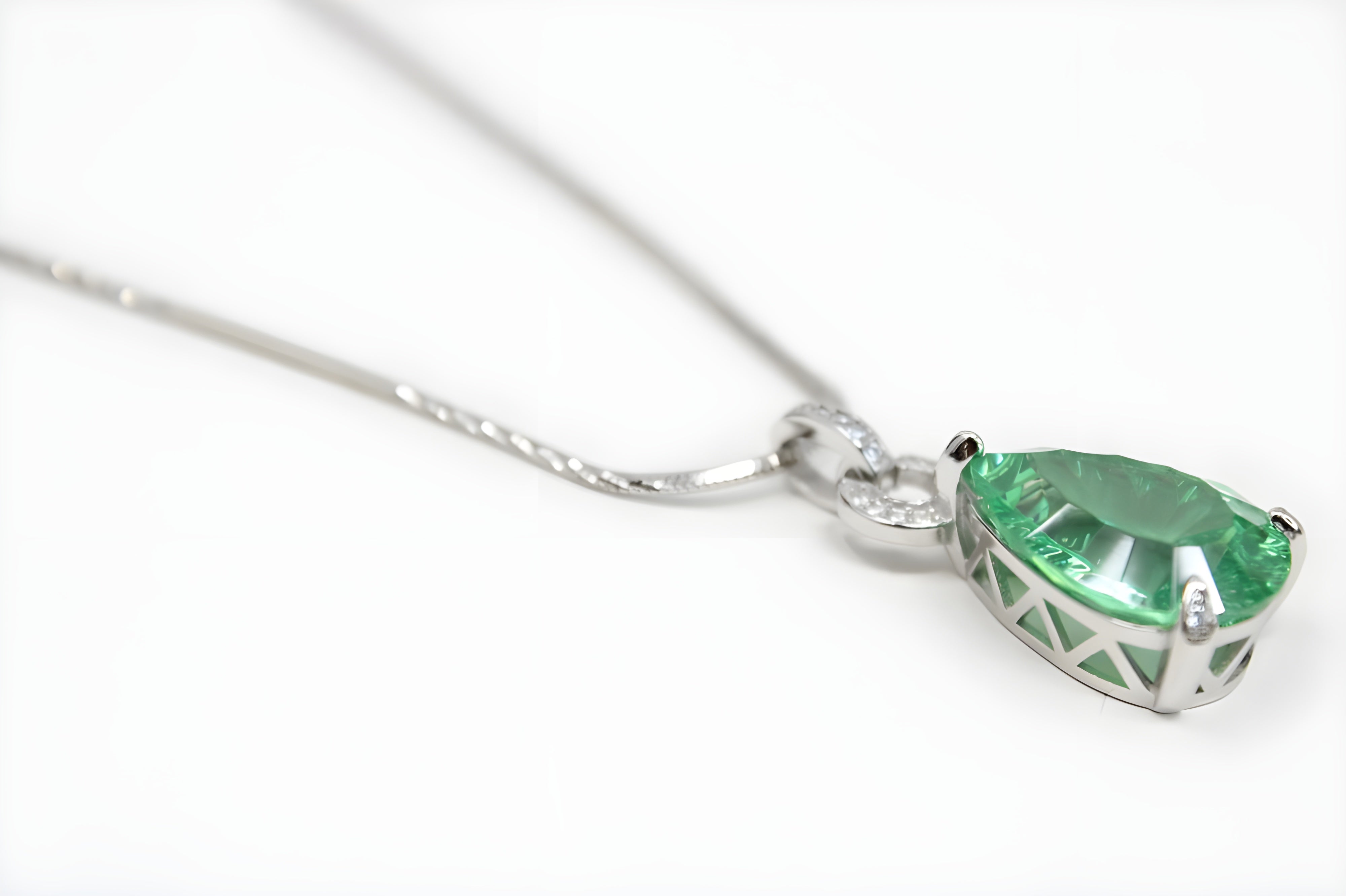 VeeLux Twirl Sparkle Pendant Necklace