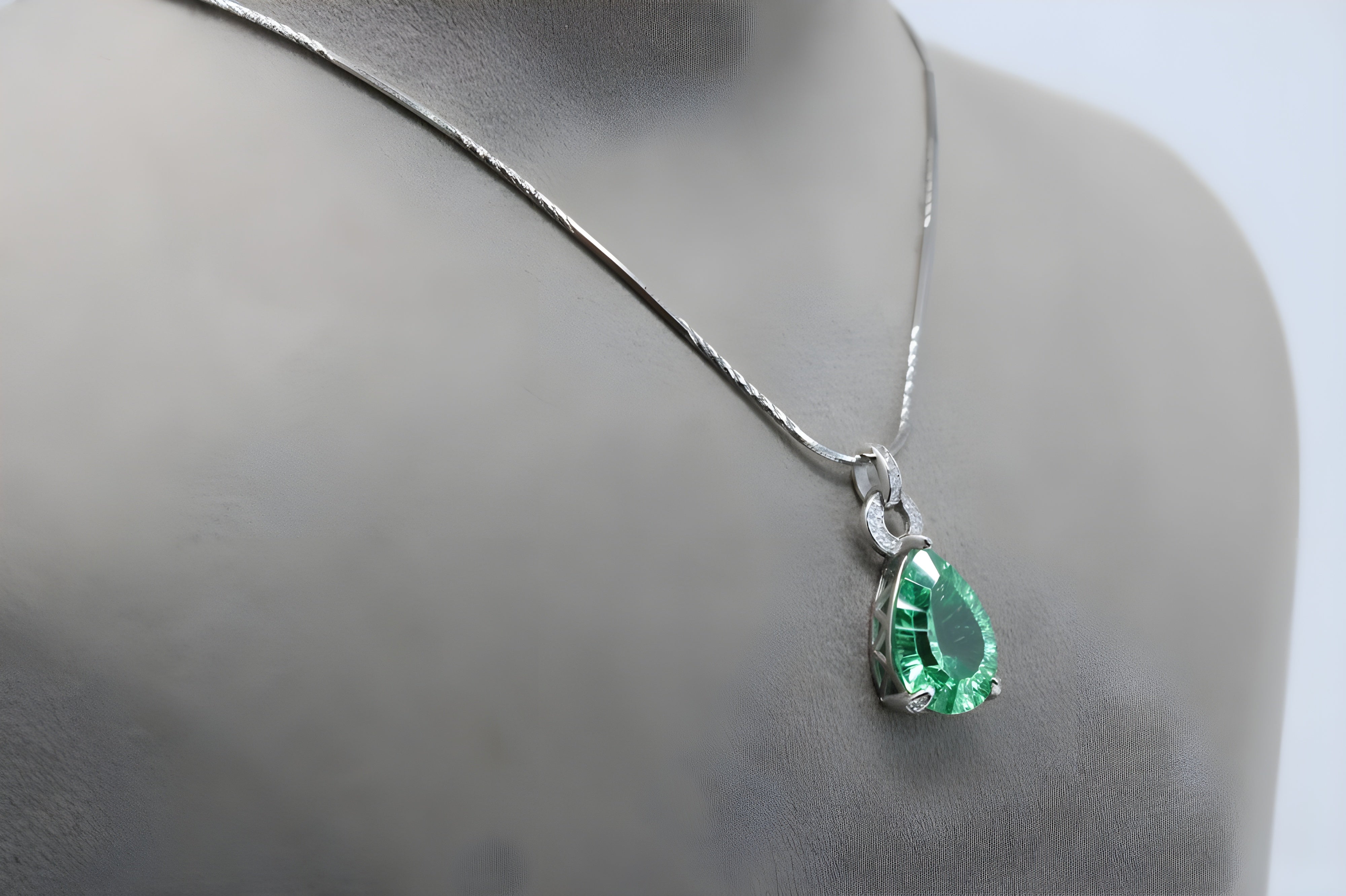 VeeLux Twirl Sparkle Pendant Necklace