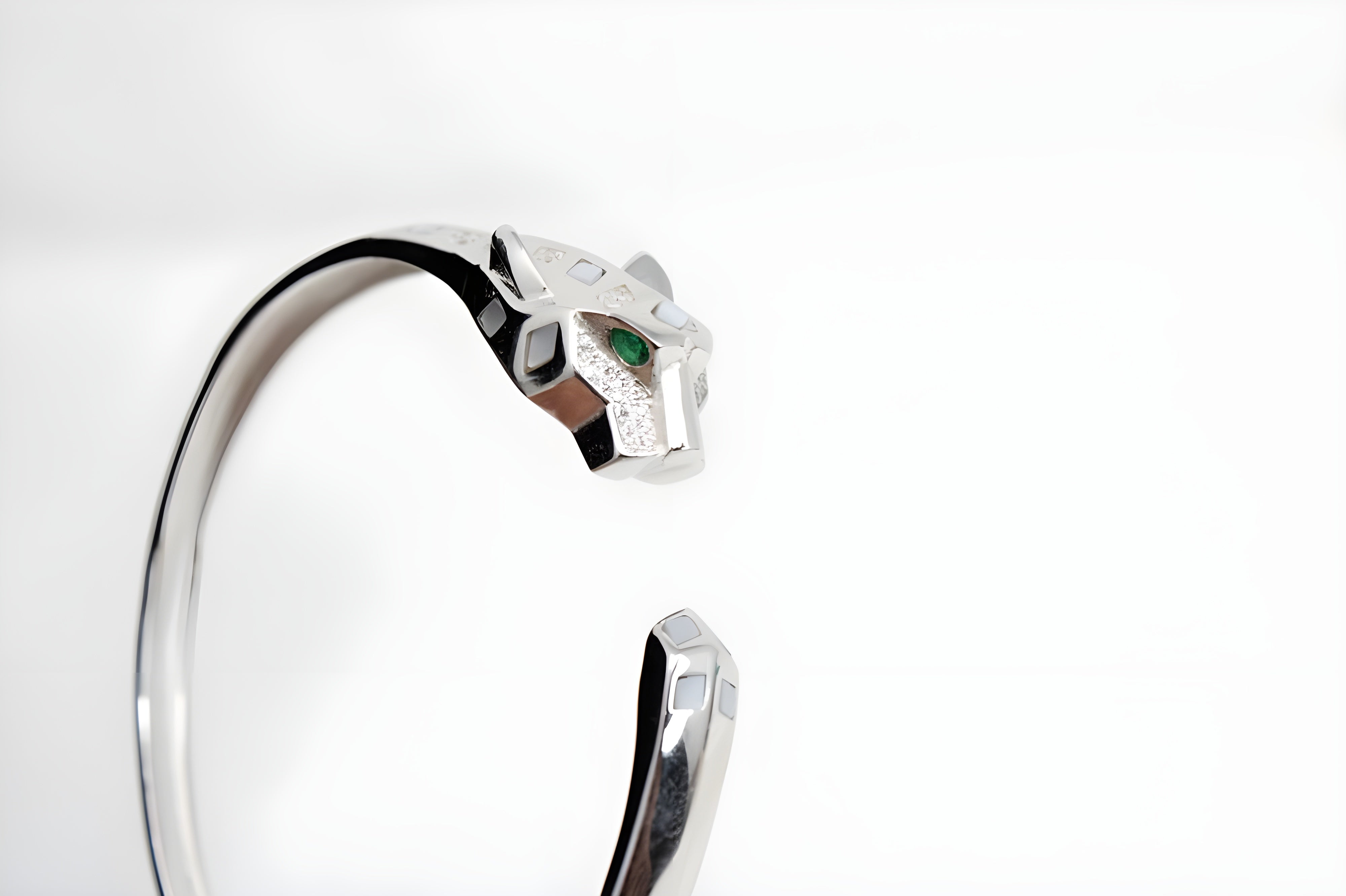 Radiant Serpentine VeeLux Premium Crystal Sterling Silver Bracelet