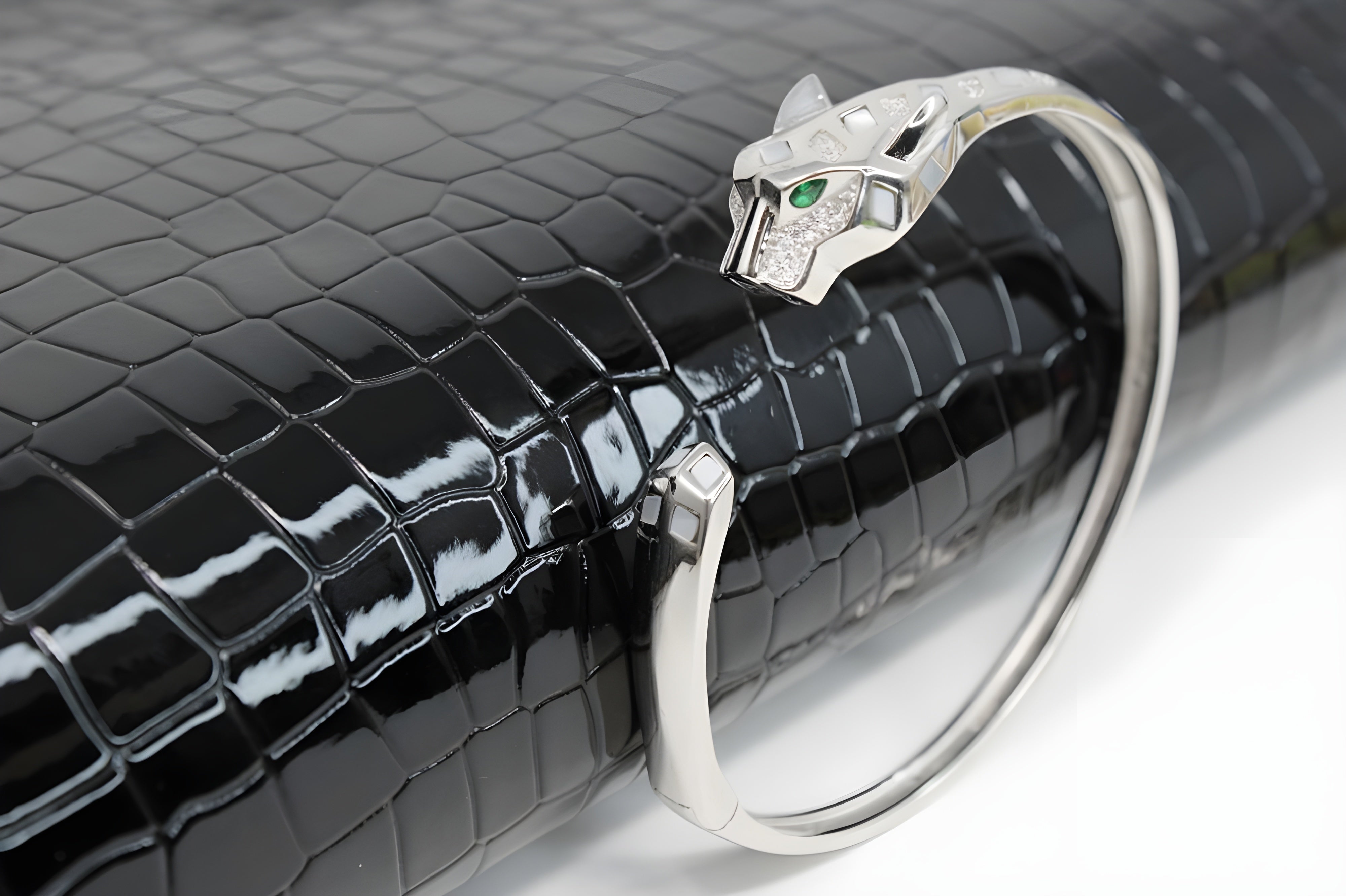 Sterling Silver VeeLux Premium Crystal Green Classic Elegance Bracelet