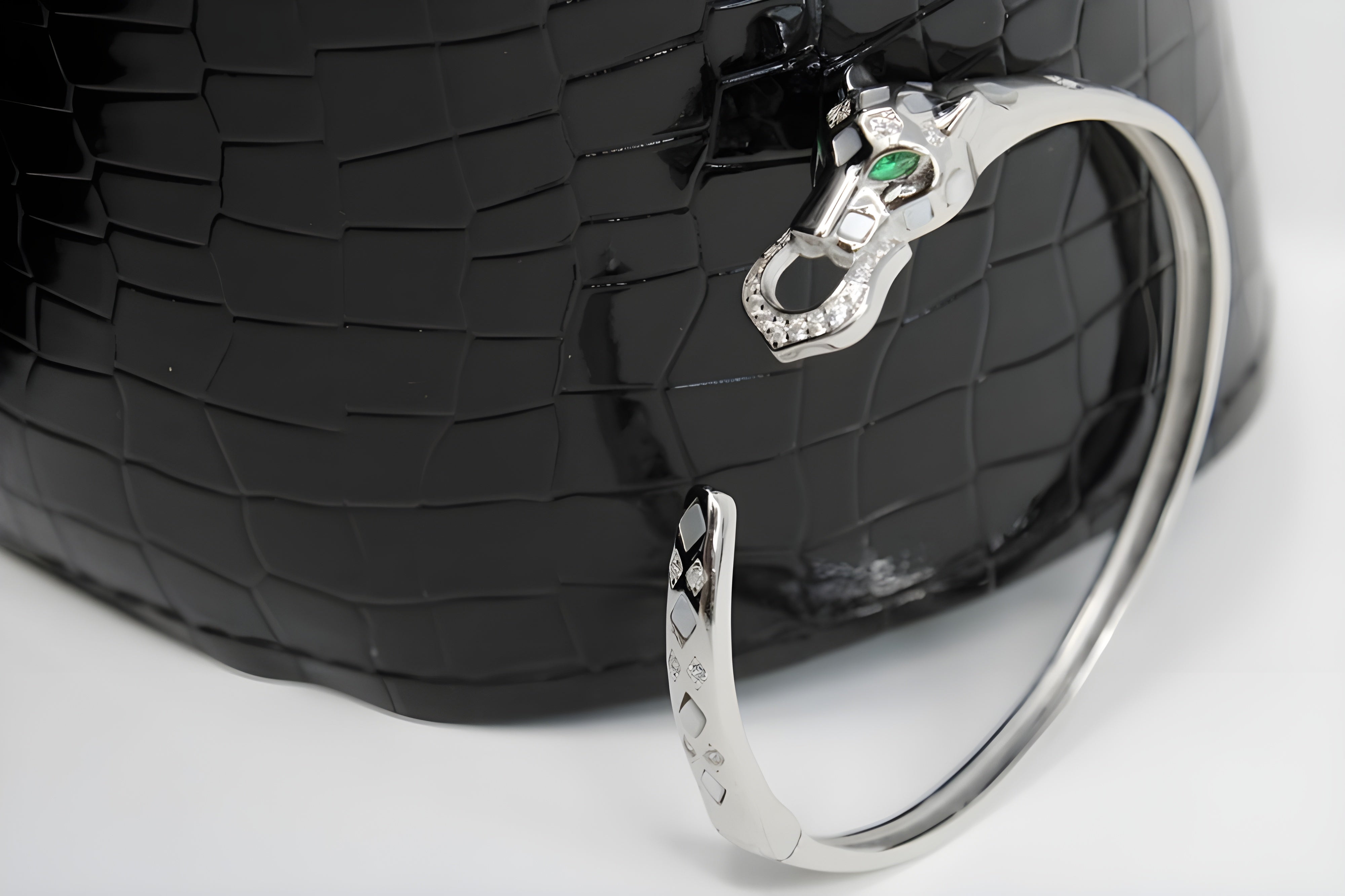 Sterling Silver VeeLux Premium Crystal Green Classic Elegance Bracelet