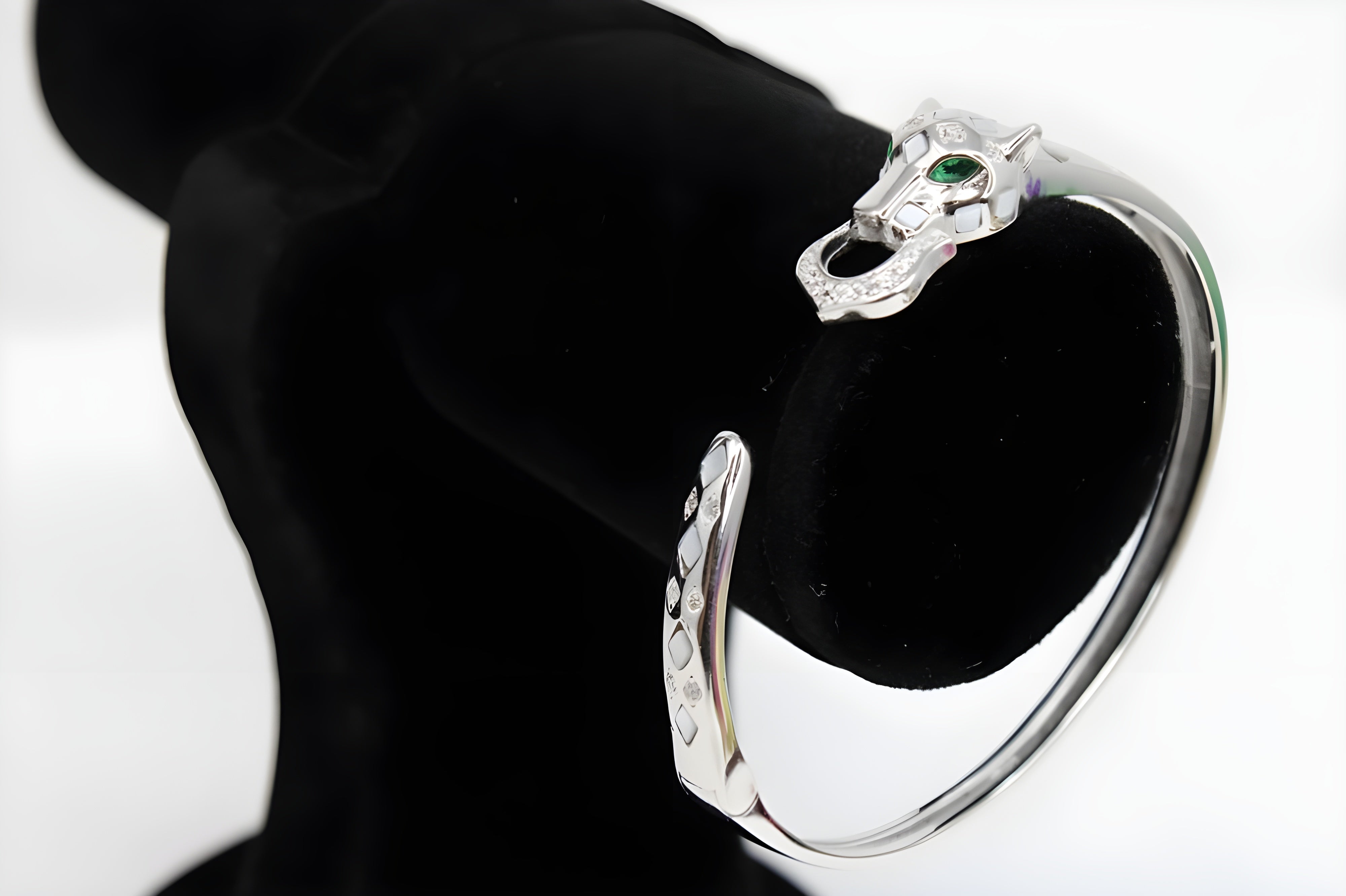 Sterling Silver VeeLux Premium Crystal Green Classic Elegance Bracelet