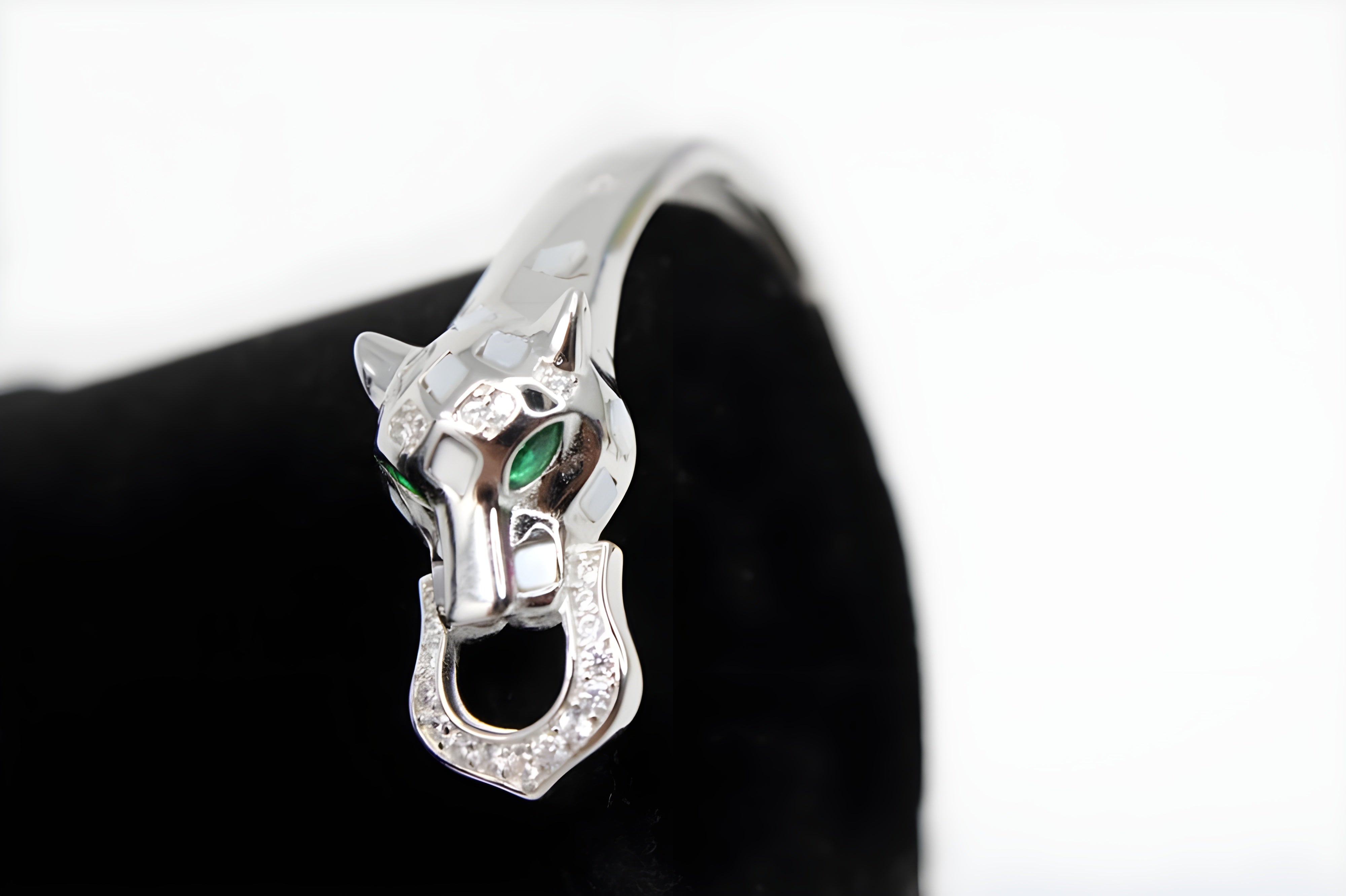 Sterling Silver VeeLux Premium Crystal Green Classic Elegance Bracelet