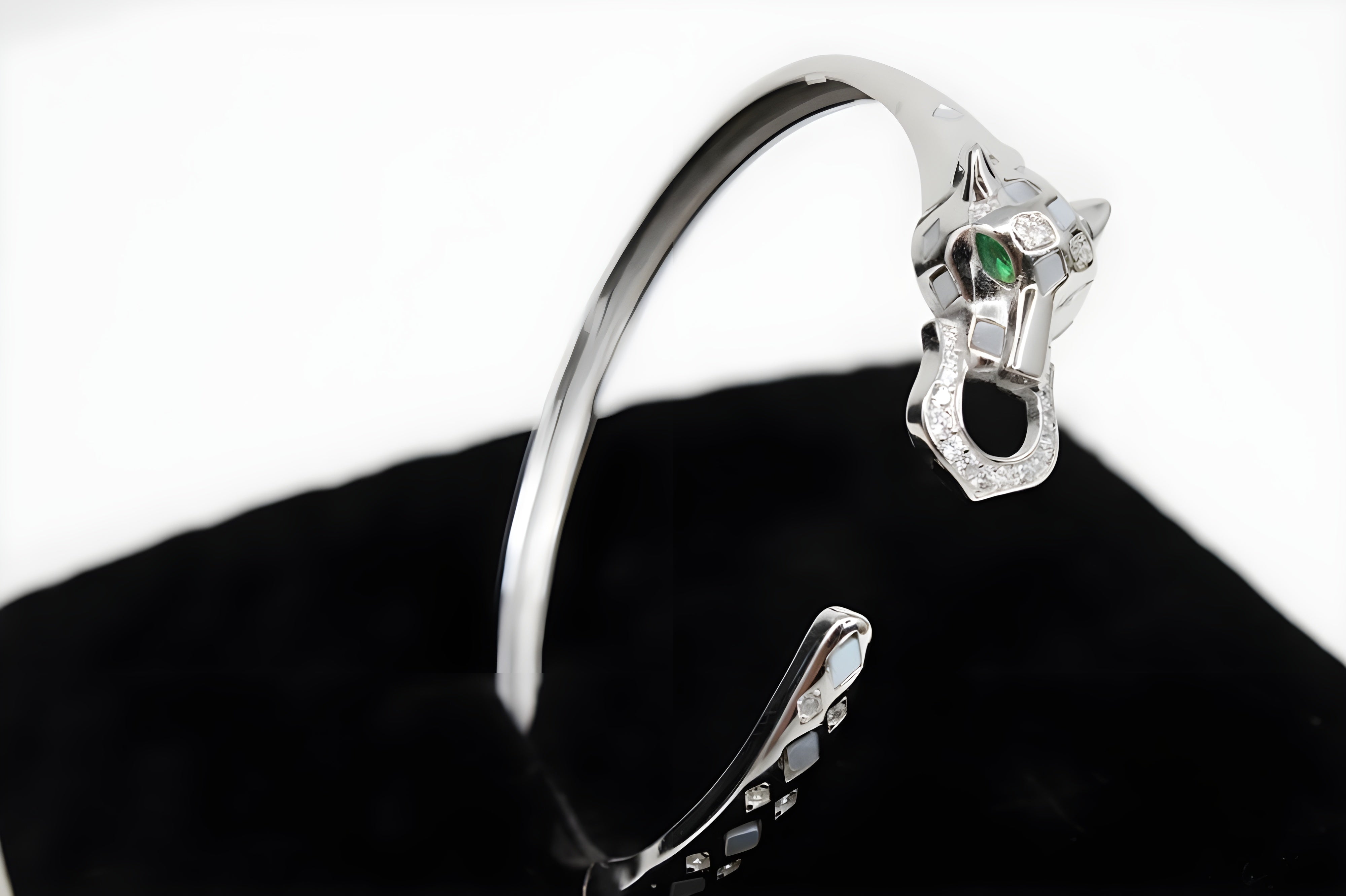 Sterling Silver VeeLux Premium Crystal Green Classic Elegance Bracelet