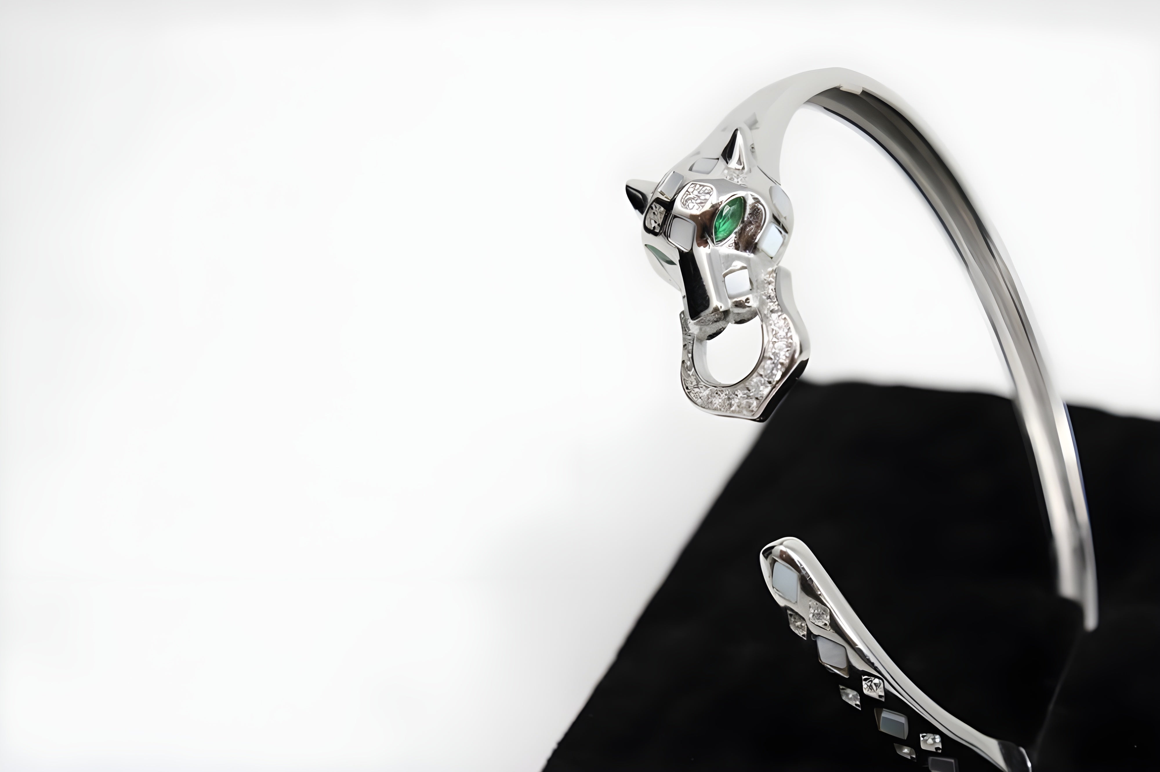 Sterling Silver VeeLux Premium Crystal Green Classic Elegance Bracelet