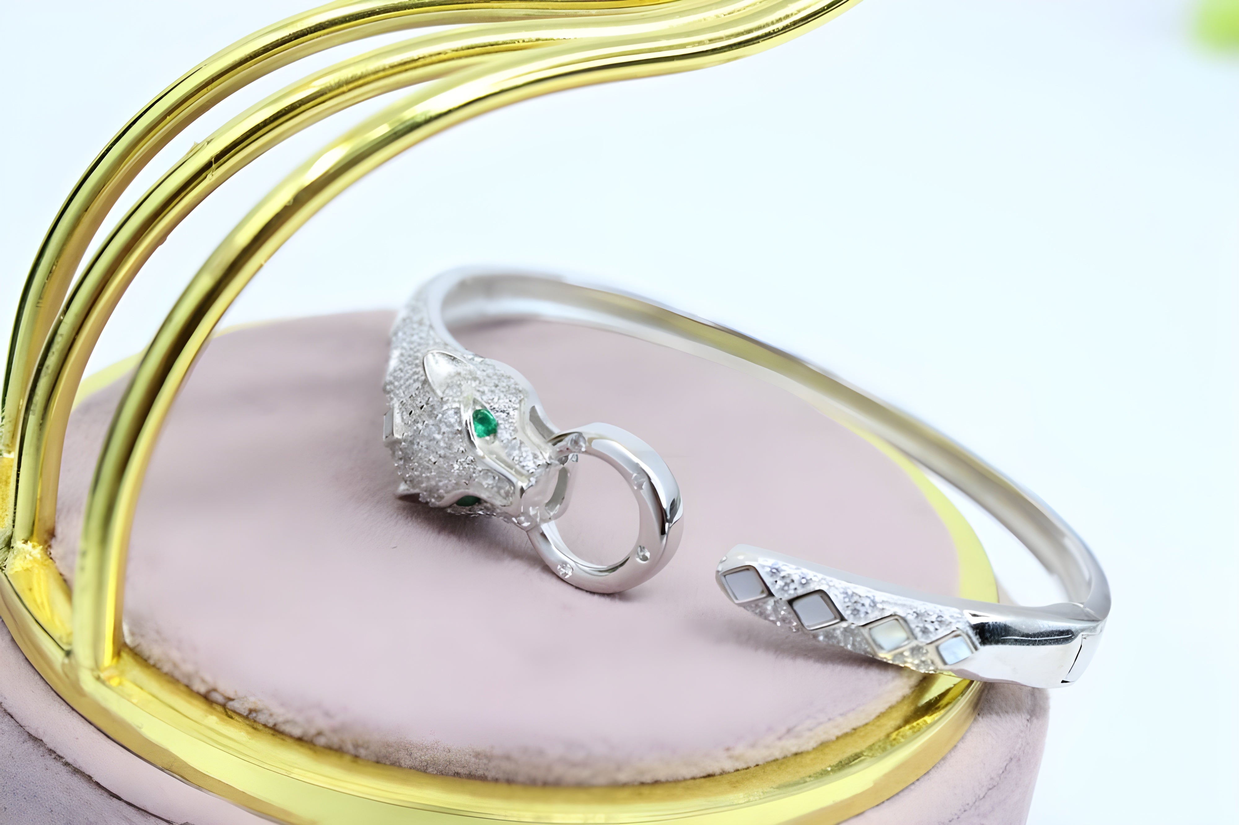 Serene Silver Serpentine VeeLux Premium Crystal Bracelet