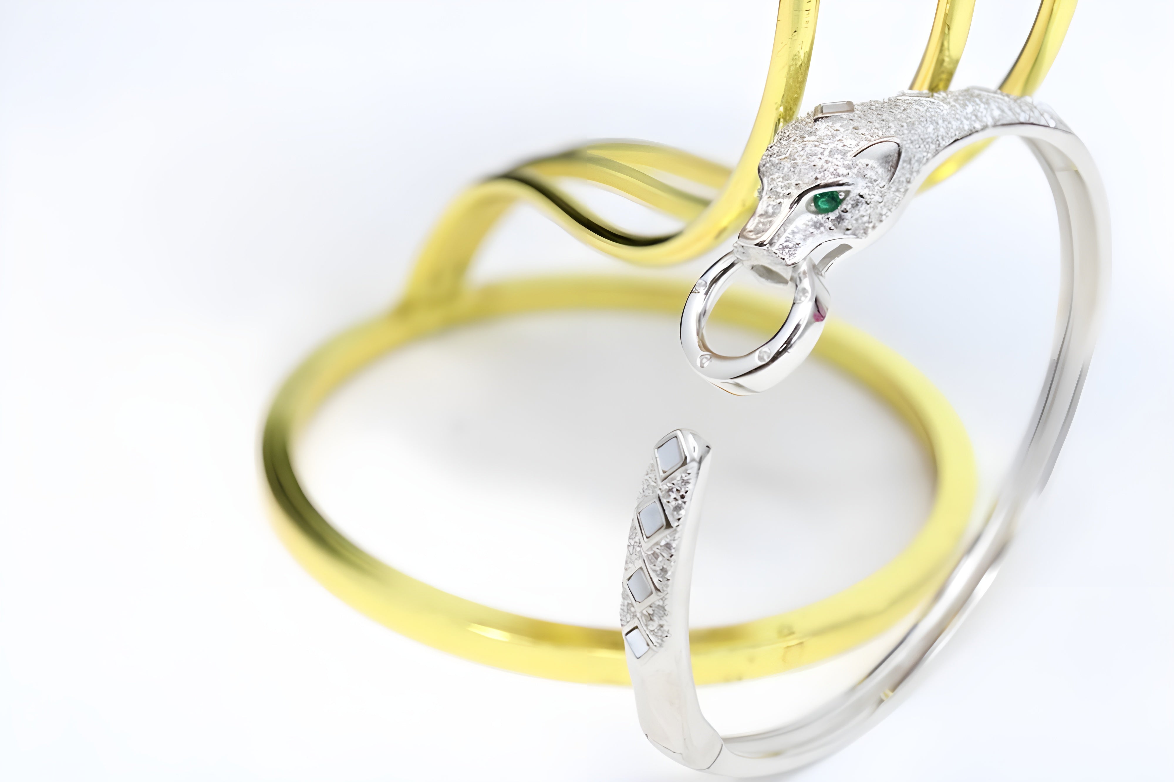 Serene Silver Serpentine VeeLux Premium Crystal Bracelet