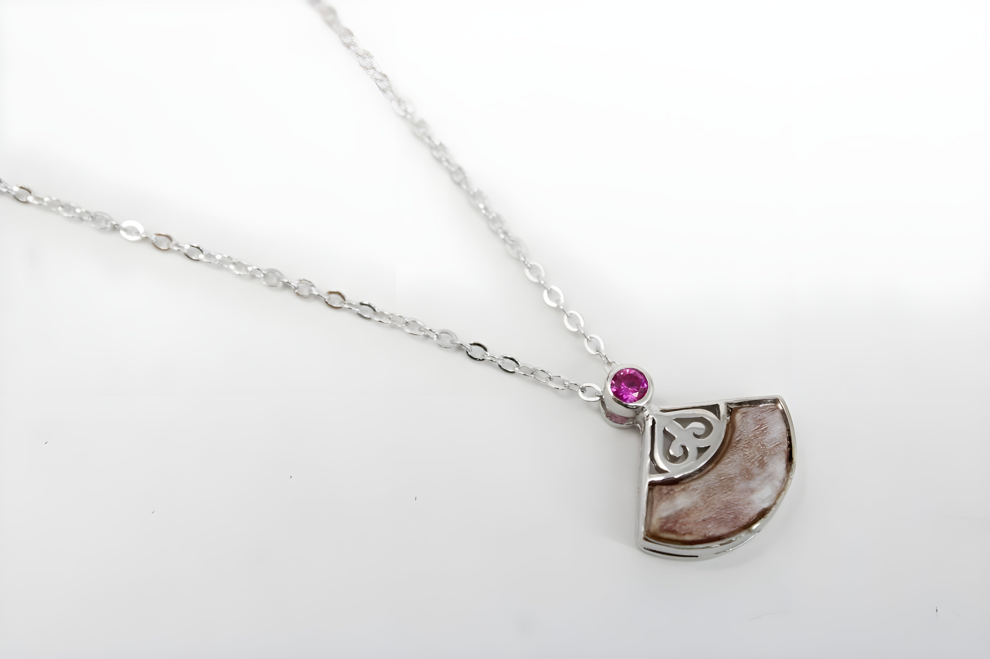 Charming Vintage-Inspired Fan Pendant in Sterling Silver