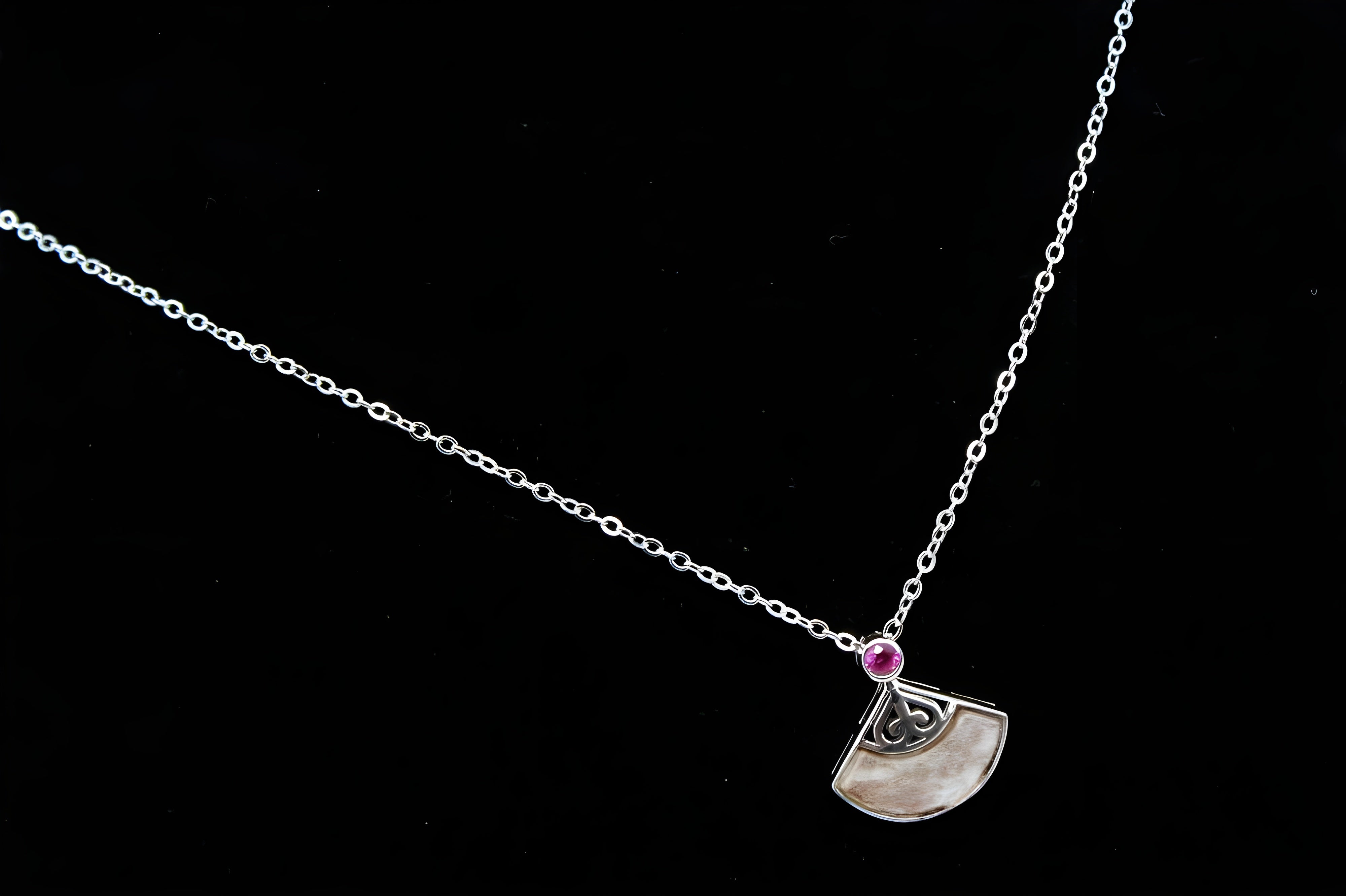 Charming Vintage-Inspired Fan Pendant in Sterling Silver