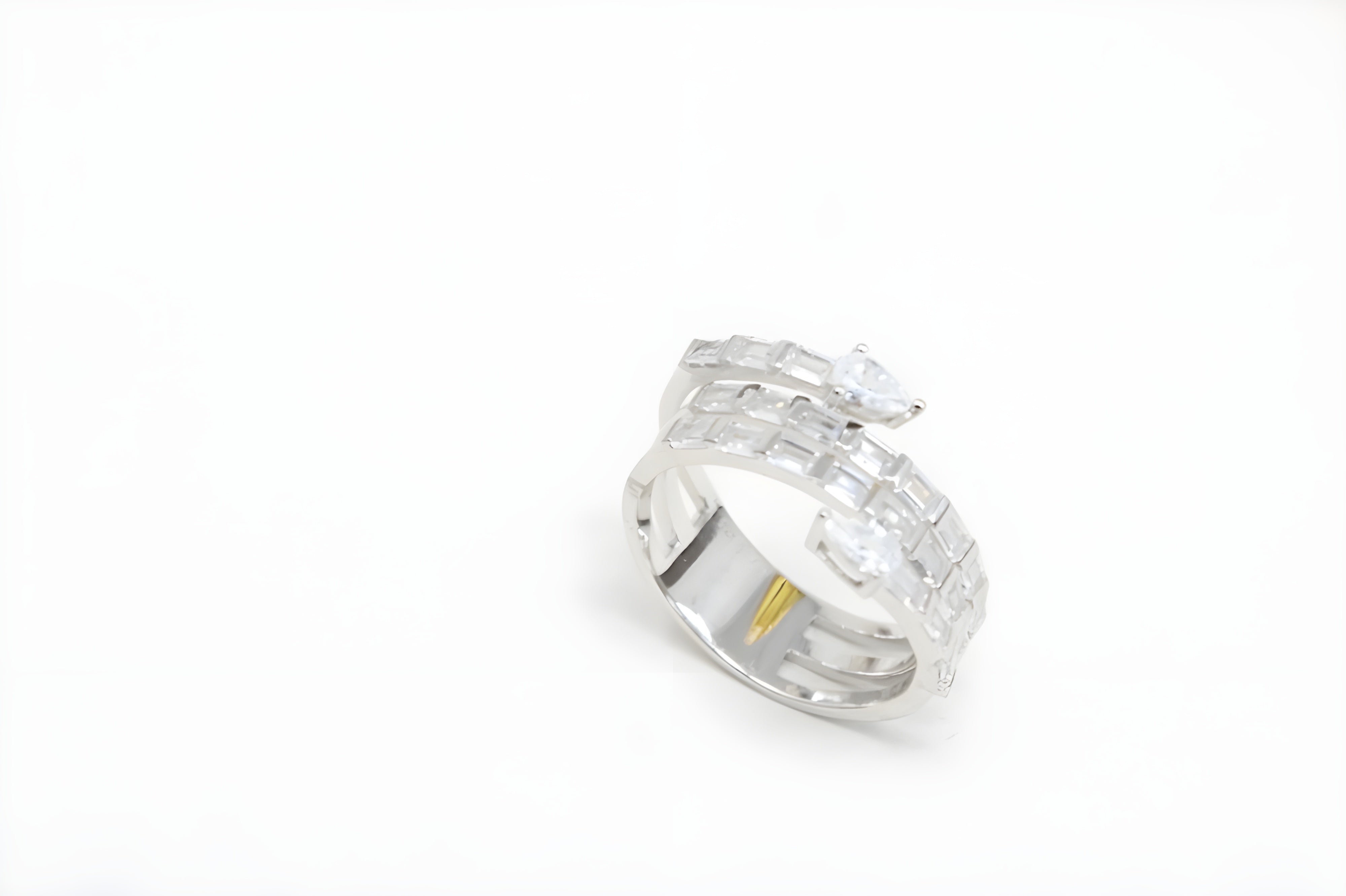 Pristine Brilliance VeeLux Ring