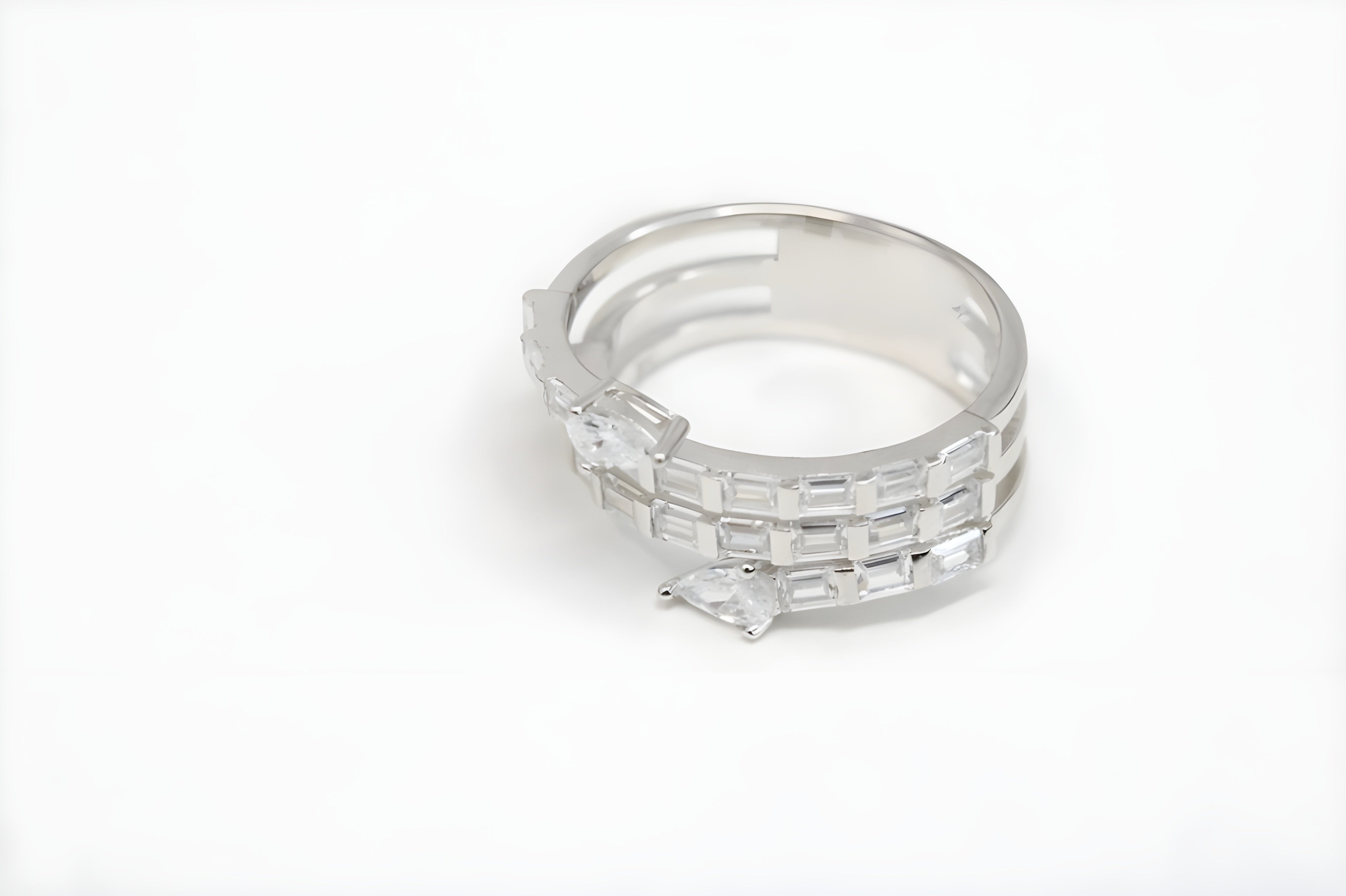 Pristine Brilliance VeeLux Ring