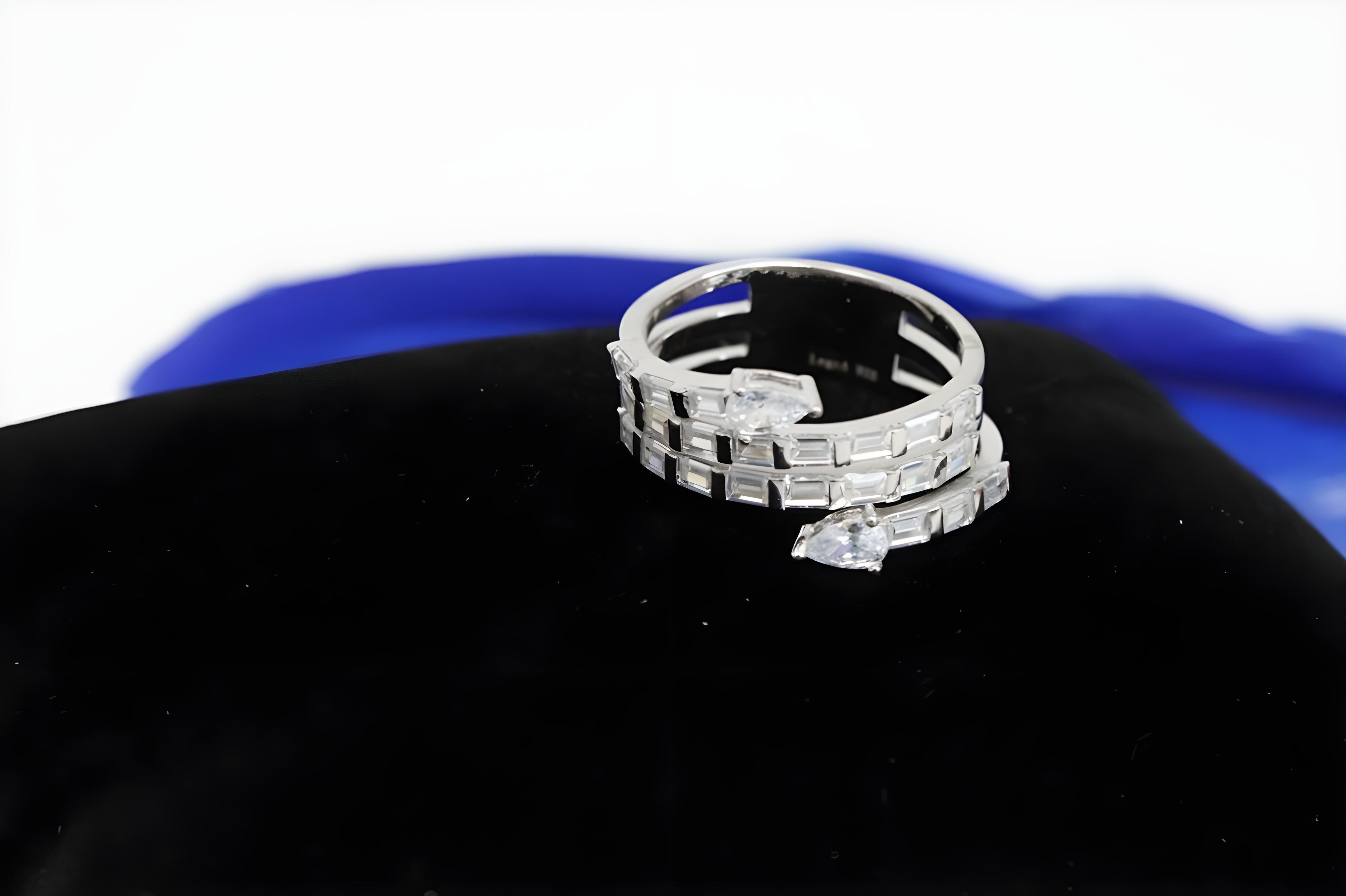 Pristine Brilliance VeeLux Ring