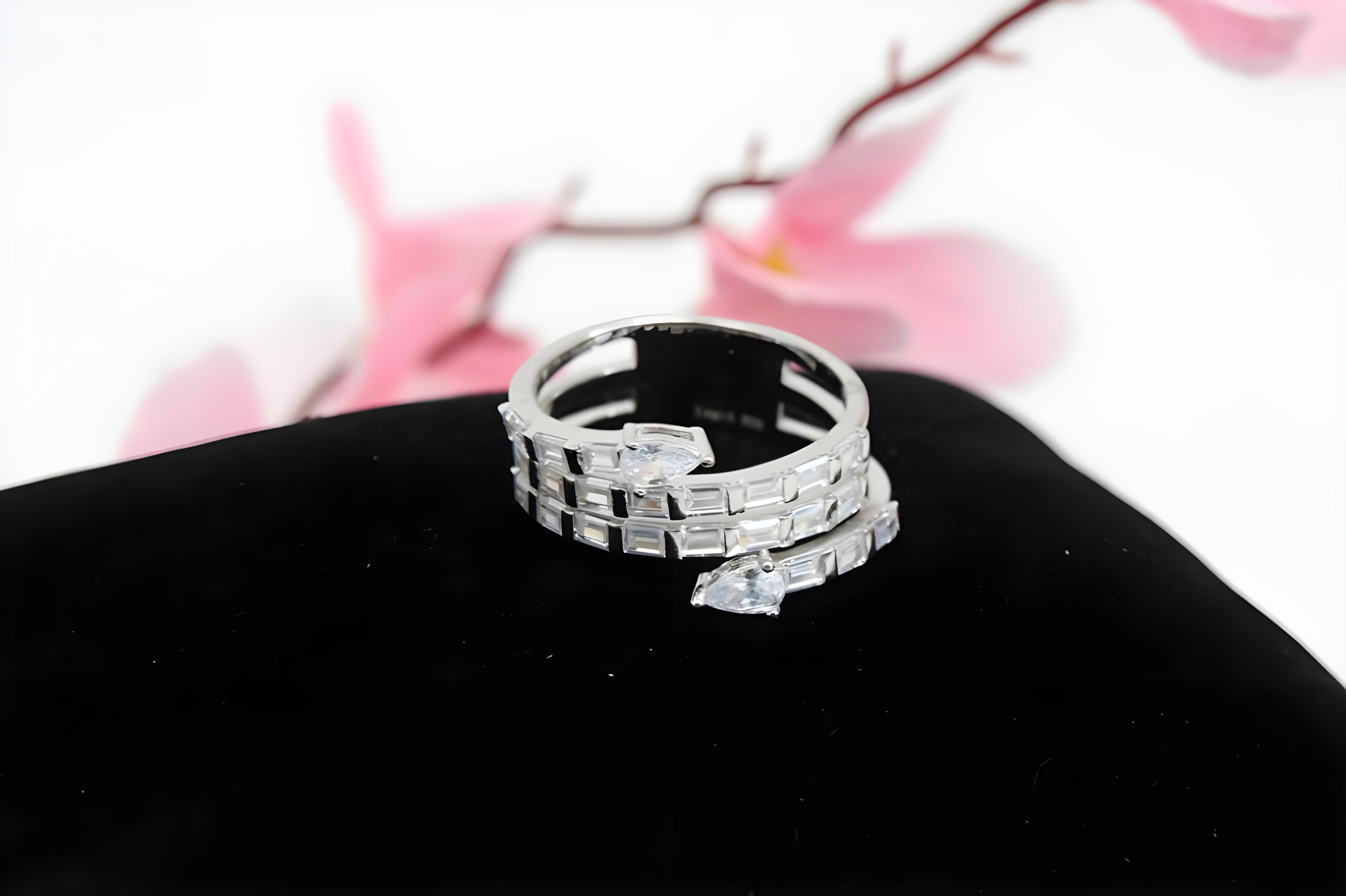 Pristine Brilliance VeeLux Ring