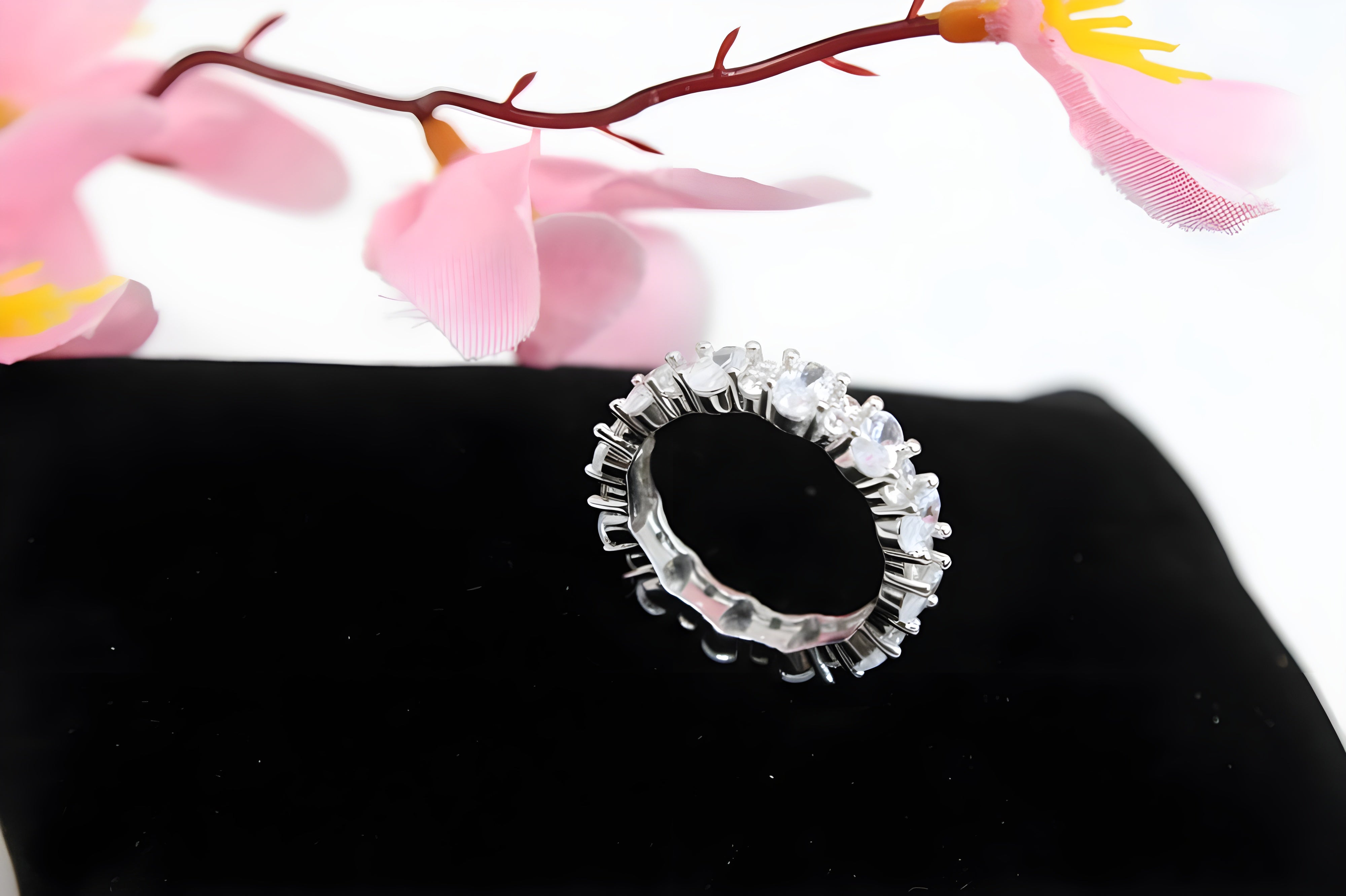 Diamond Brilliance Sterling Silver VeeLux Premium Crystal Border Ring