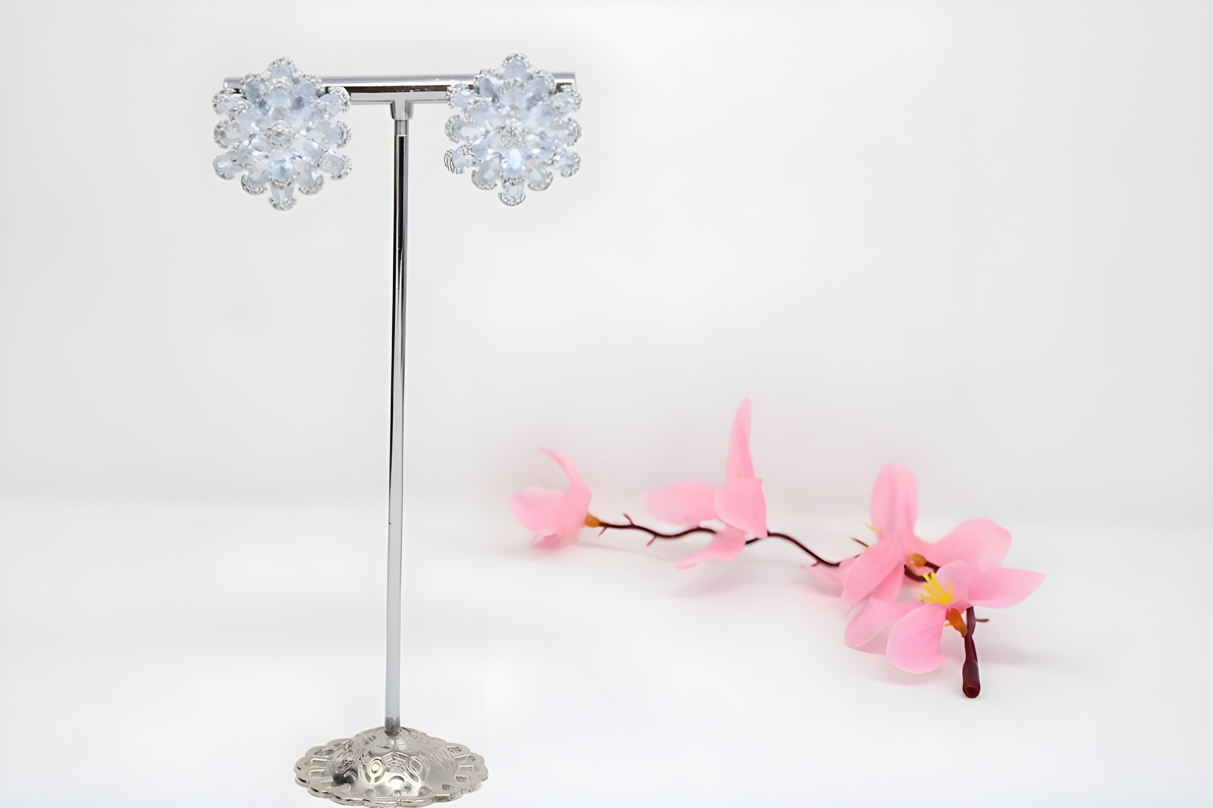 Graceful Blooms: Crystal Floral Design Earrings