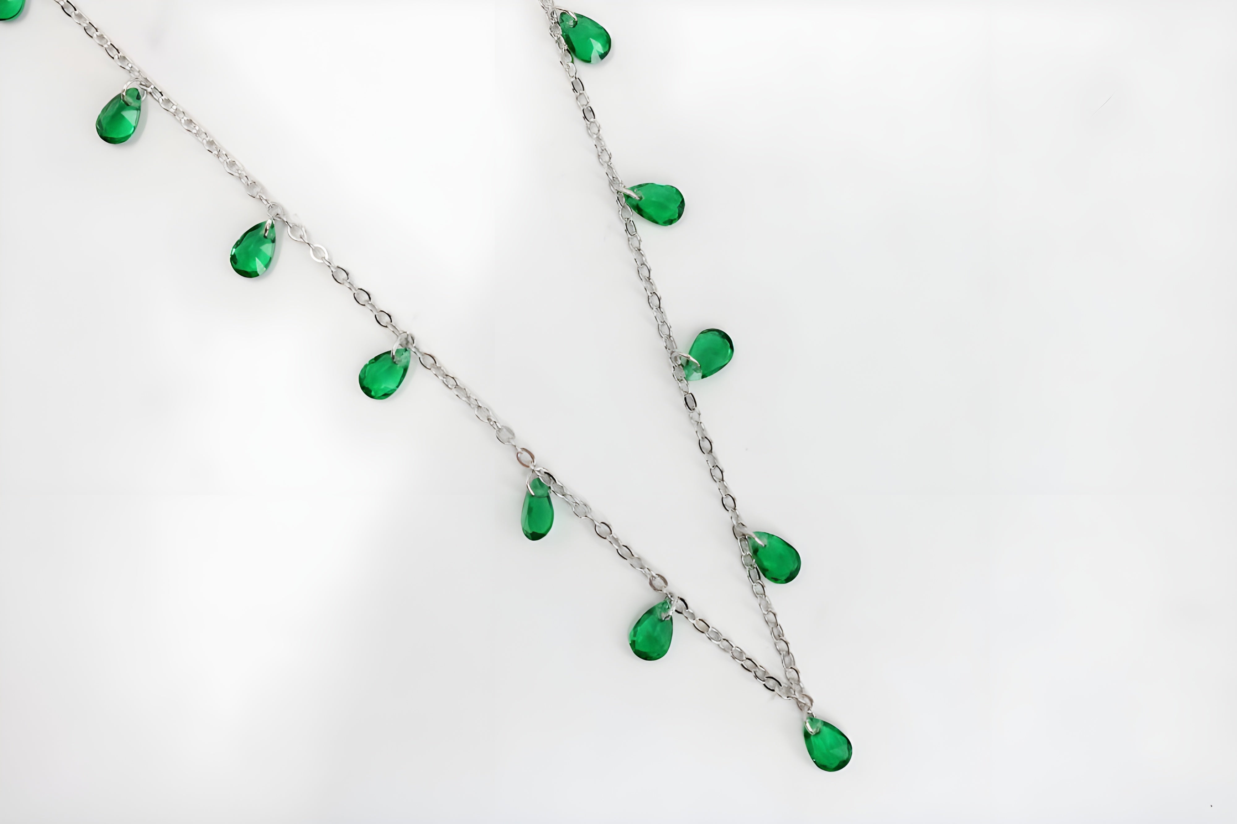 Emerald Dewdrop Necklace