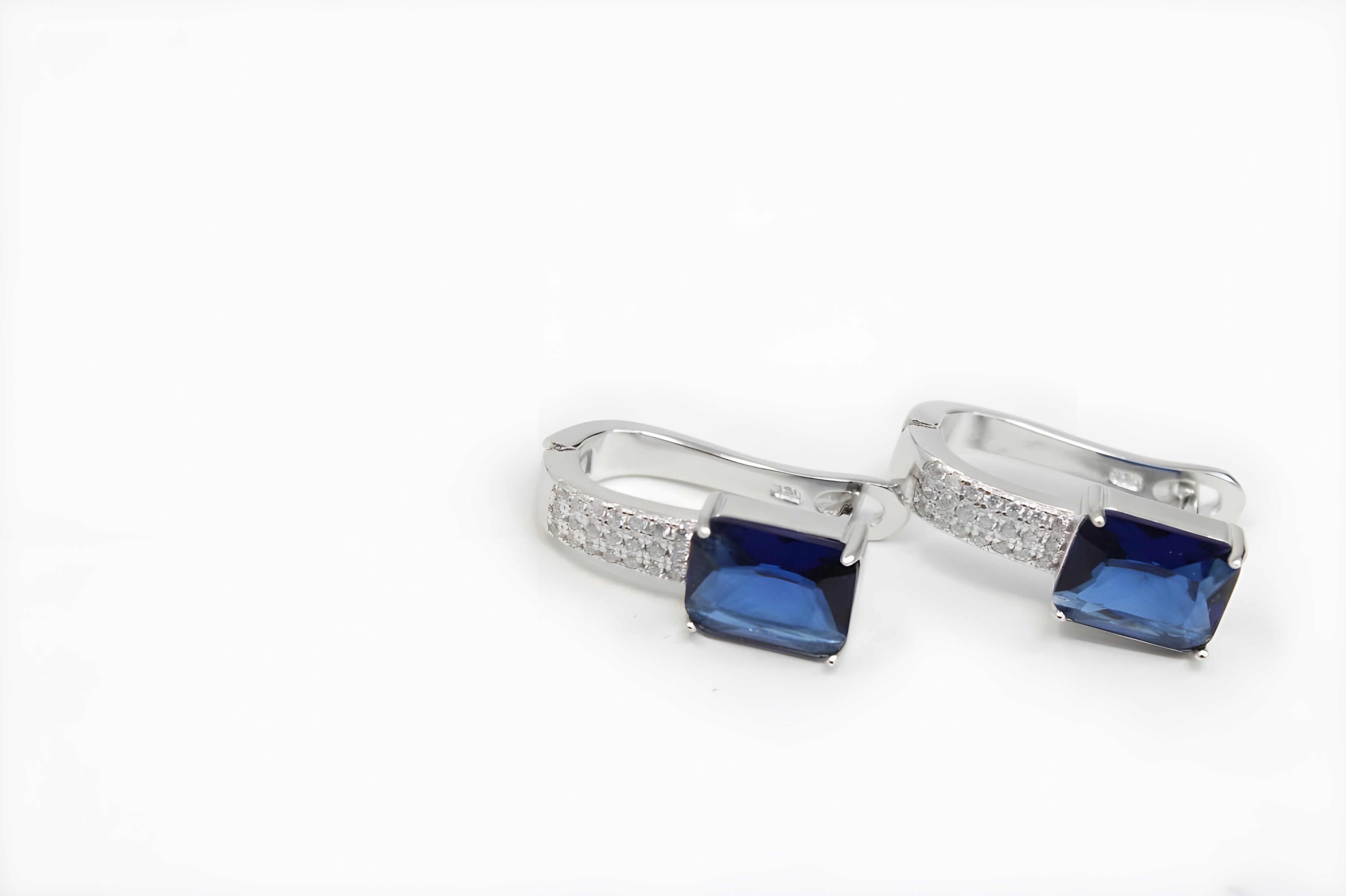 Deep Blue Radiance Diamond Jewelry Set - Sterling Silver Ring, Drop Earrings & Pendant with White Diamonds