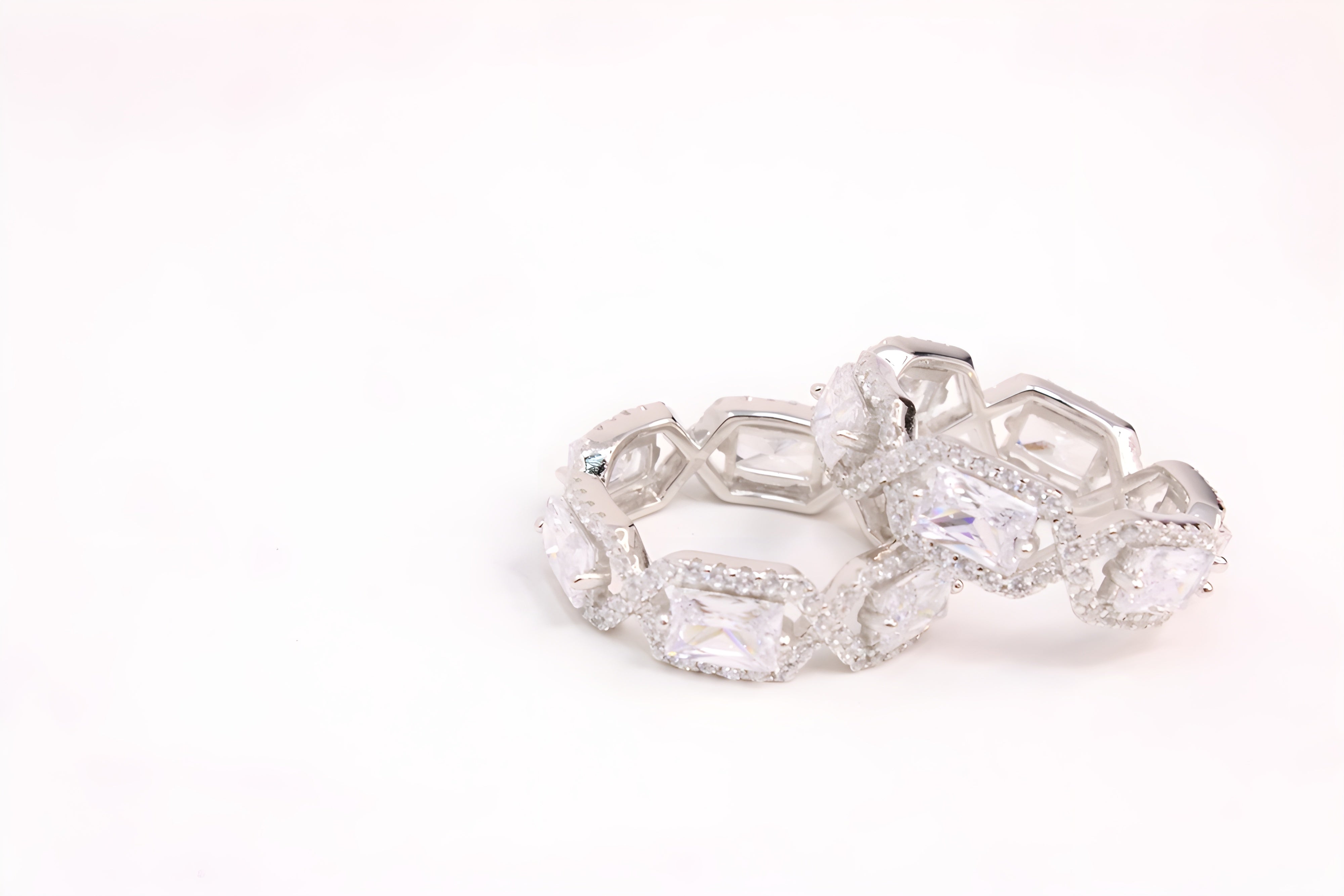Luminous Halo Crystal Radiance Ring