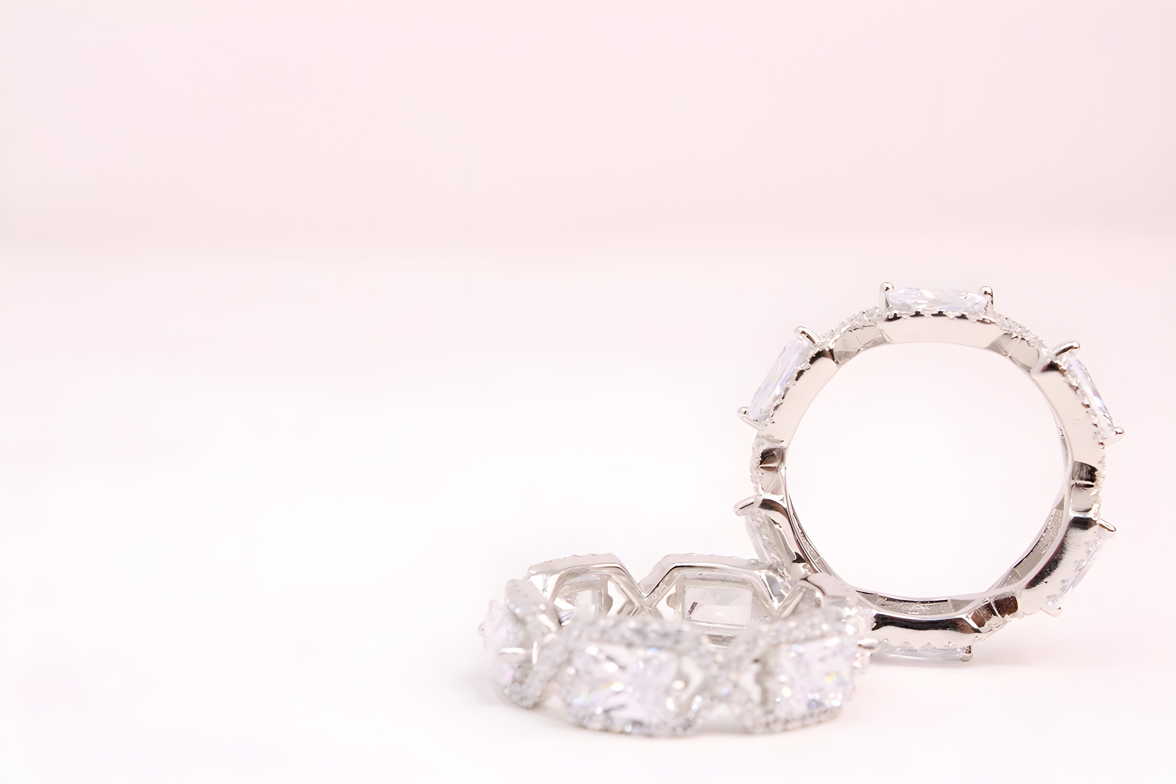 Luminous Halo Crystal Radiance Ring