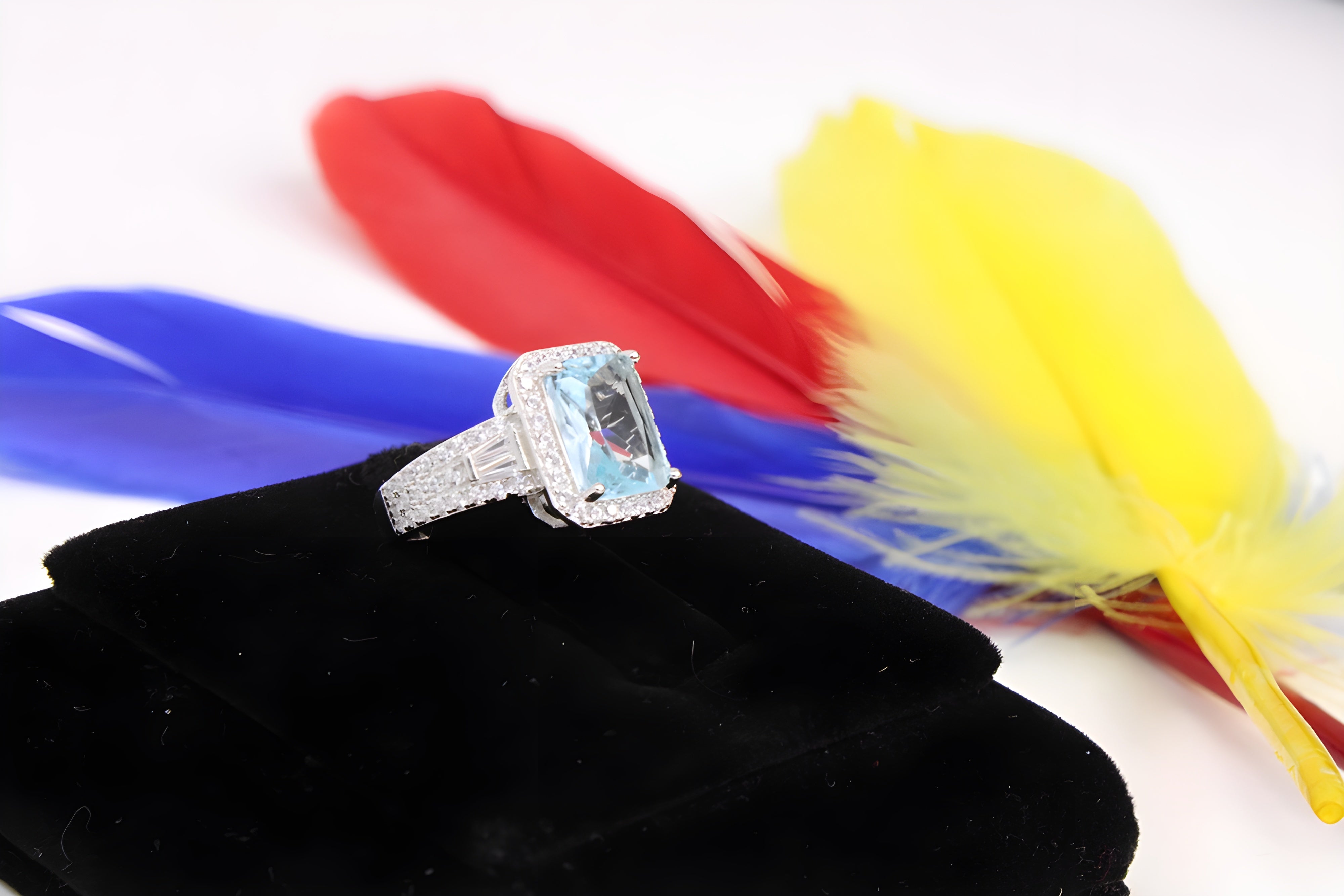 Sterling Silver VeeLux Premium Crystal Luminary Ring