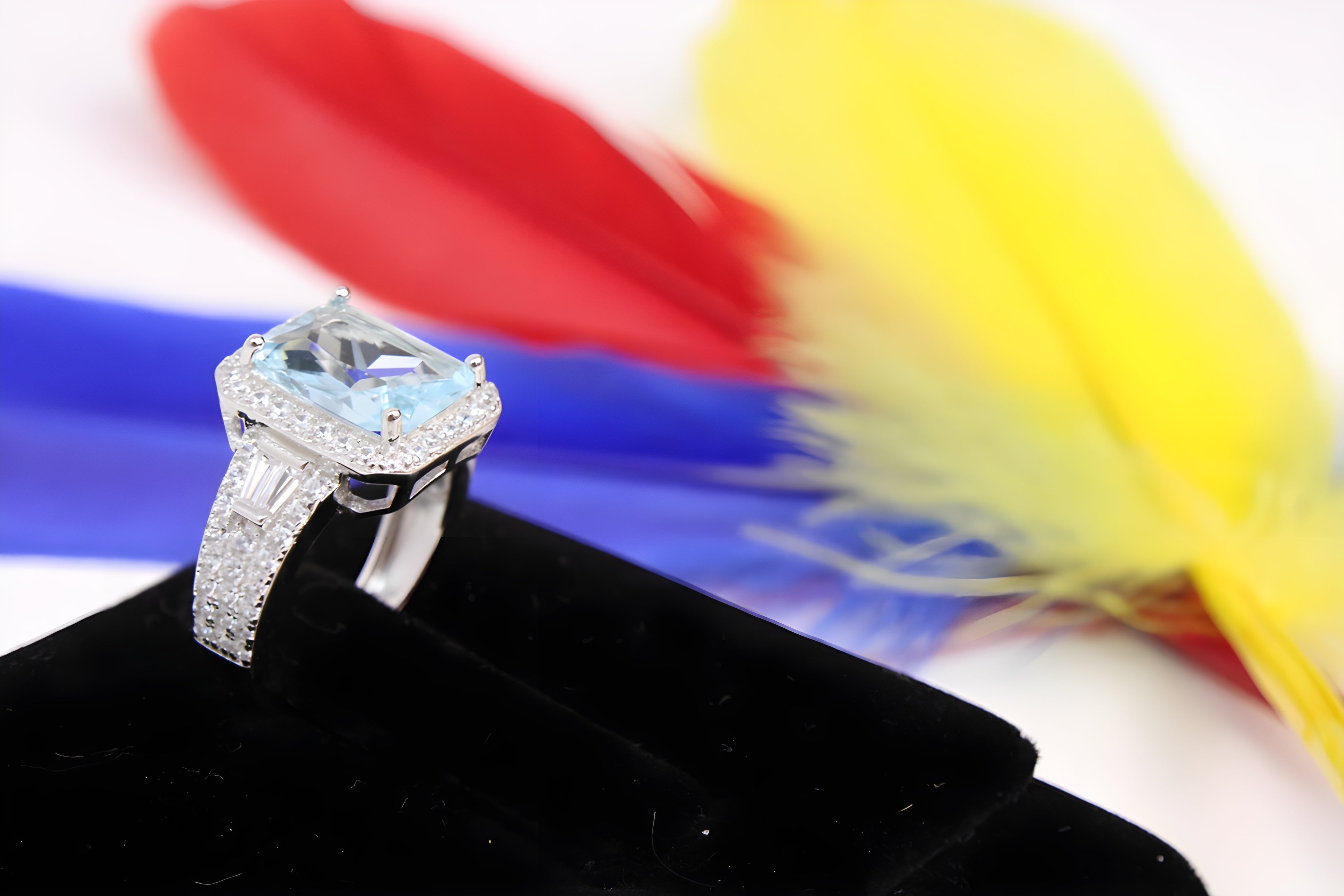 Sterling Silver VeeLux Premium Crystal Luminary Ring