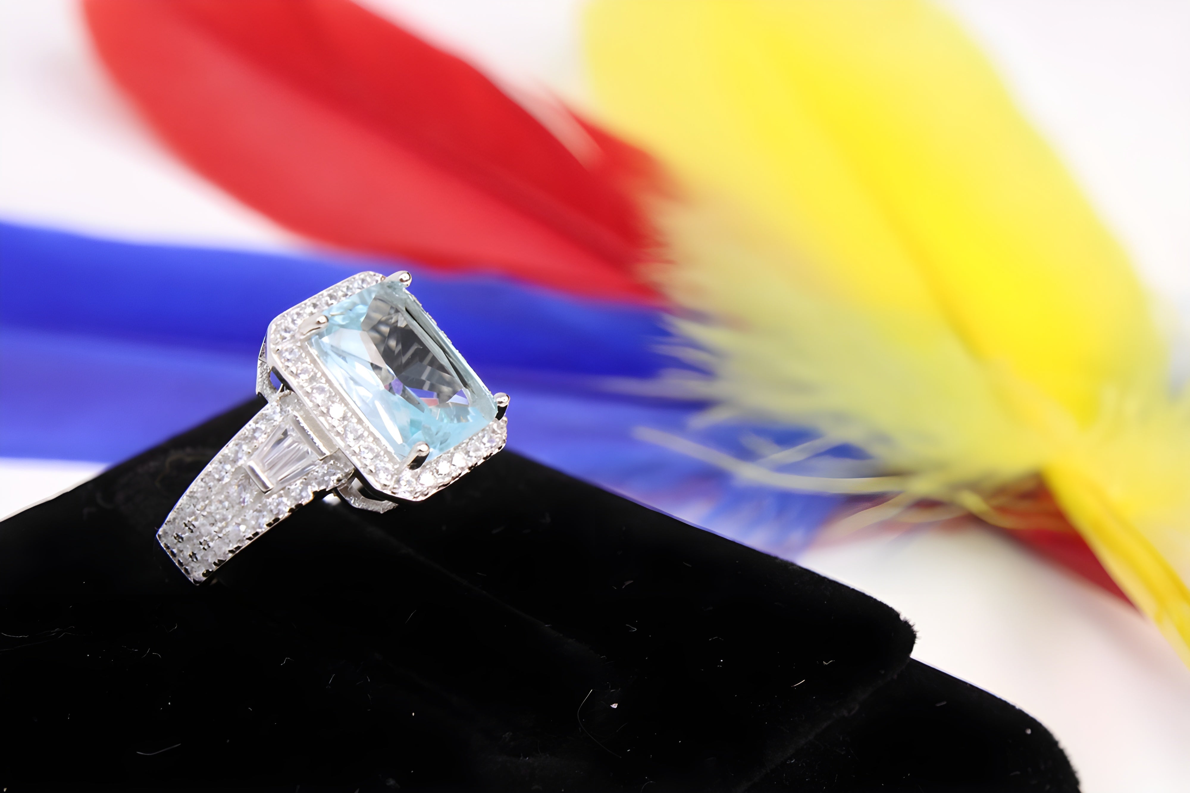 Sterling Silver VeeLux Premium Crystal Luminary Ring