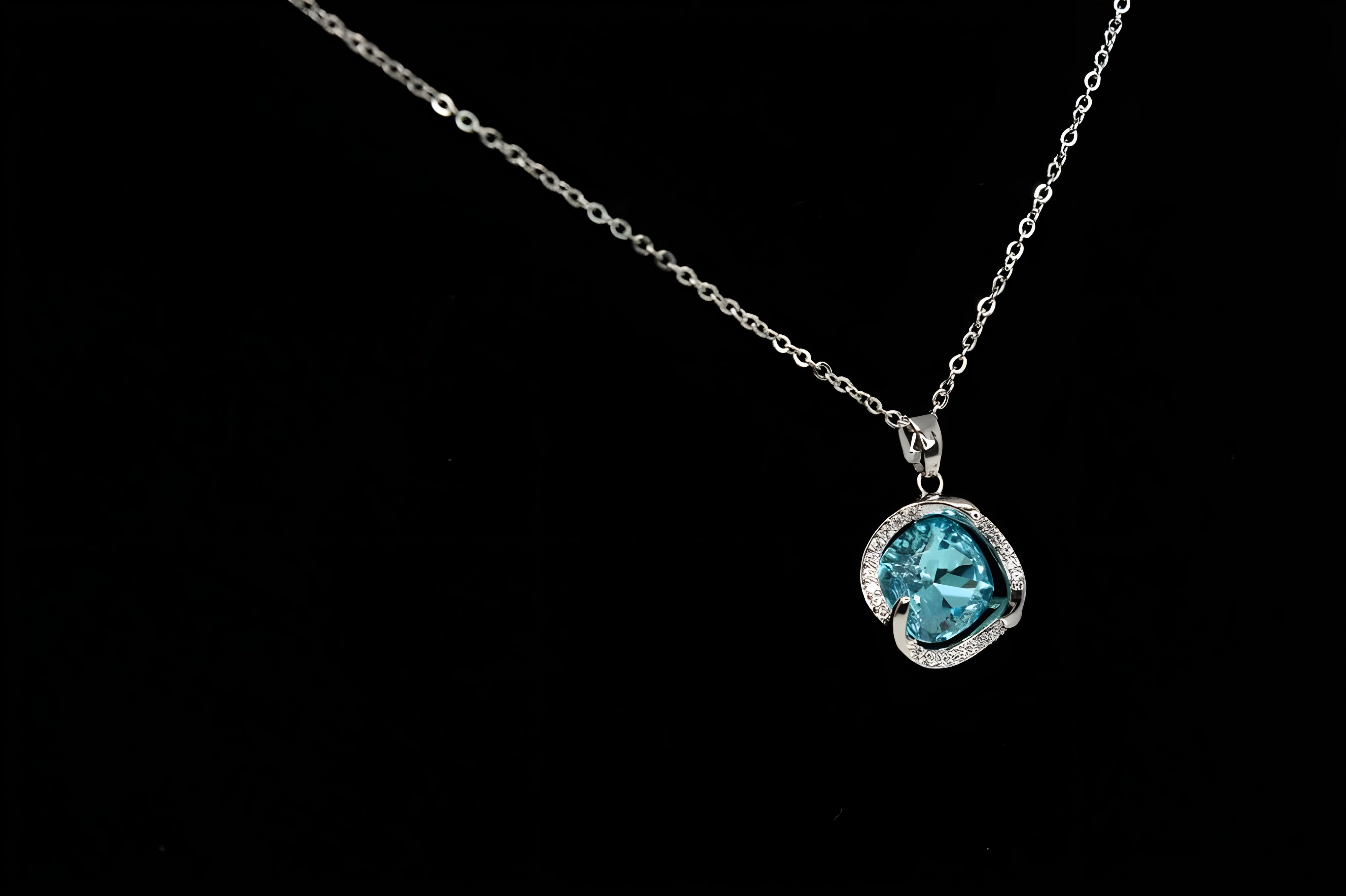 Enchanting Blue Crystal Pendant Set