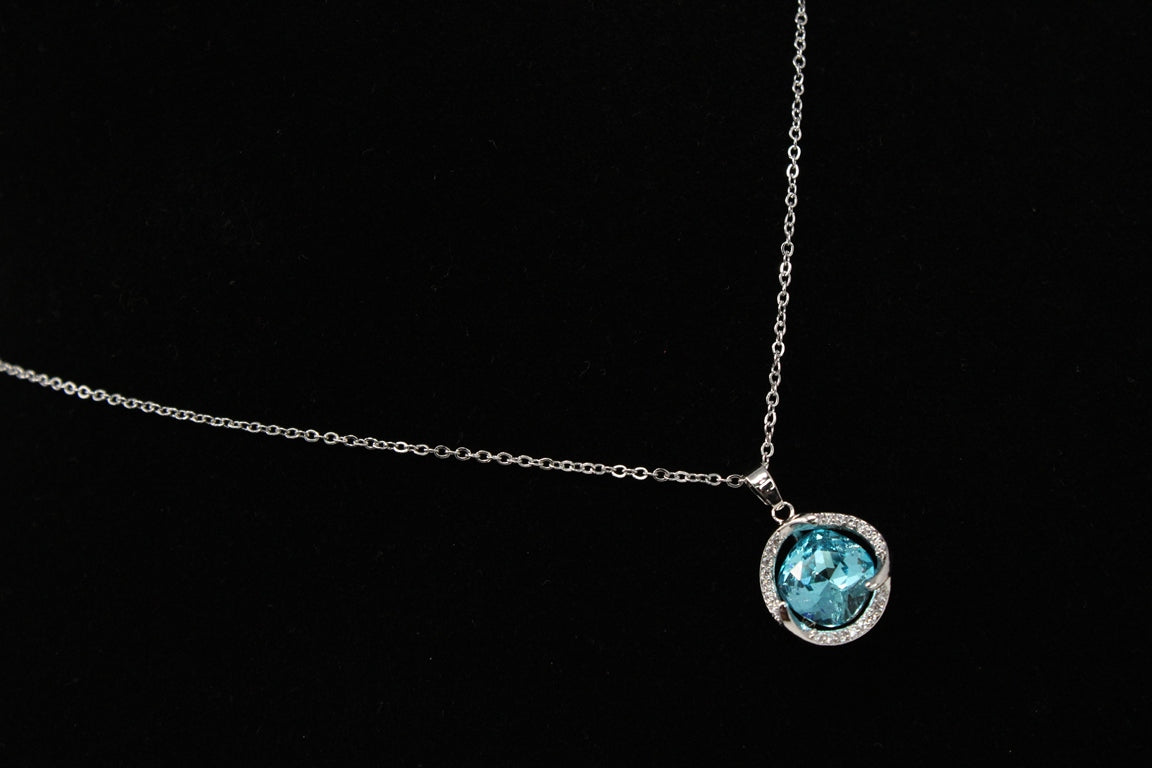Enchanting Blue Crystal Pendant Set