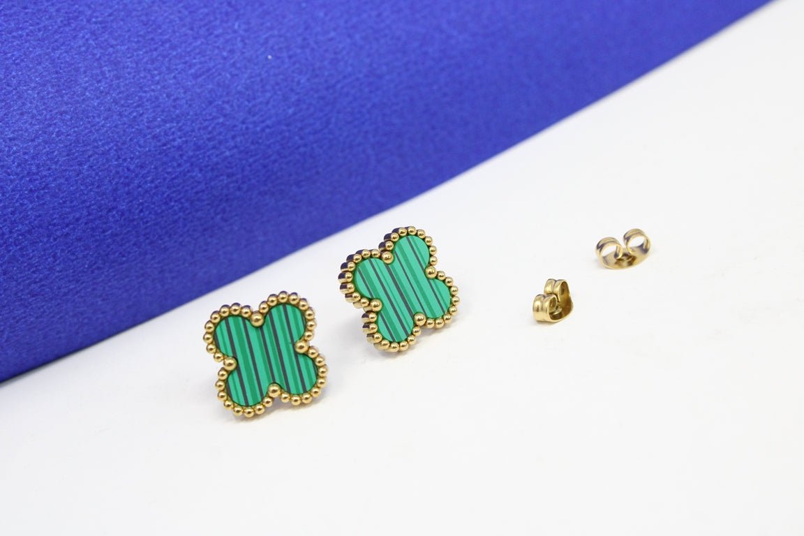 Verdant Elegance Leaf Pendant Set
