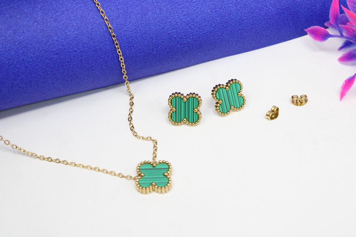 Verdant Elegance Leaf Pendant Set
