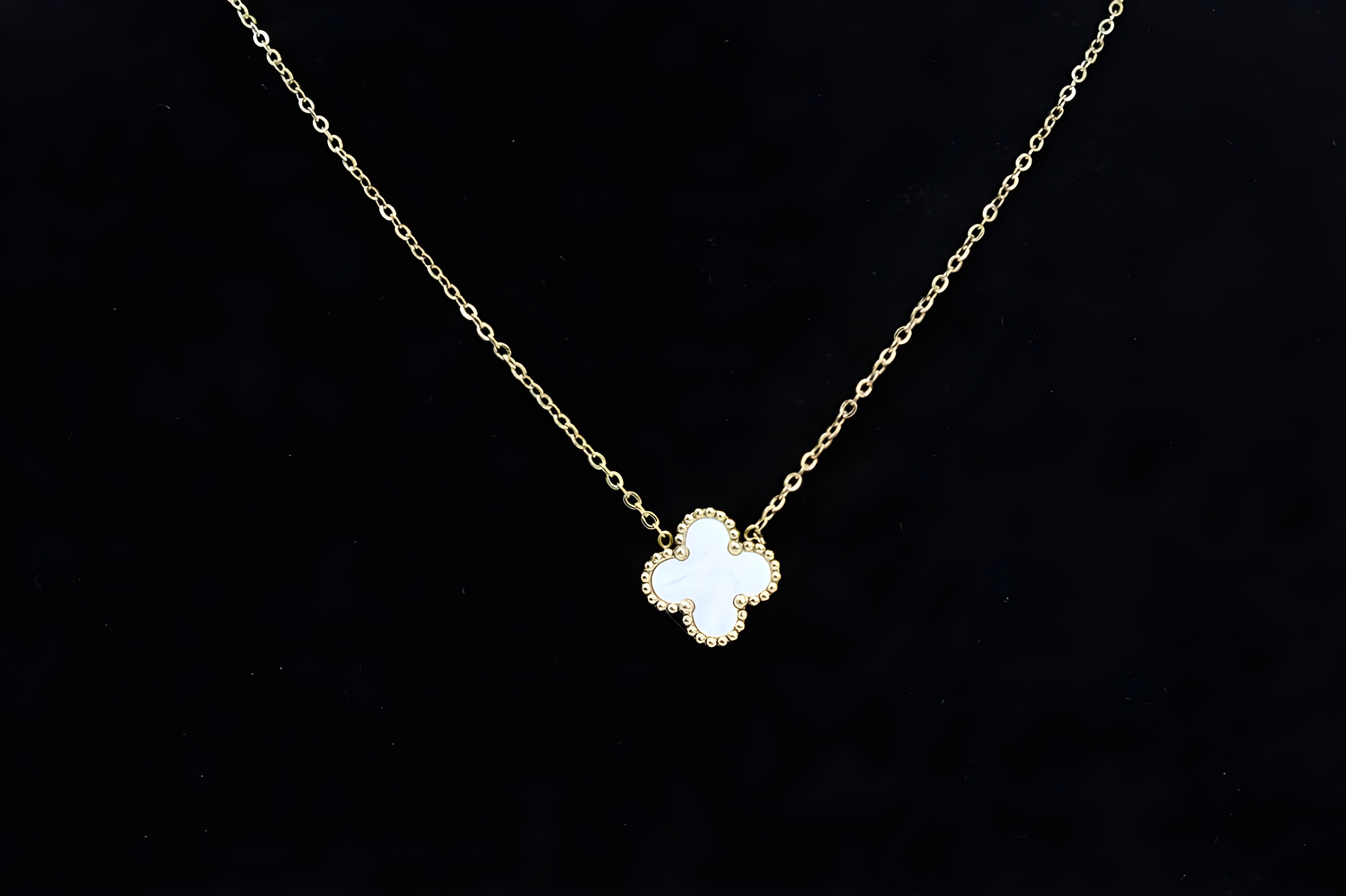 Verdant Elegance Leaf Pendant Set