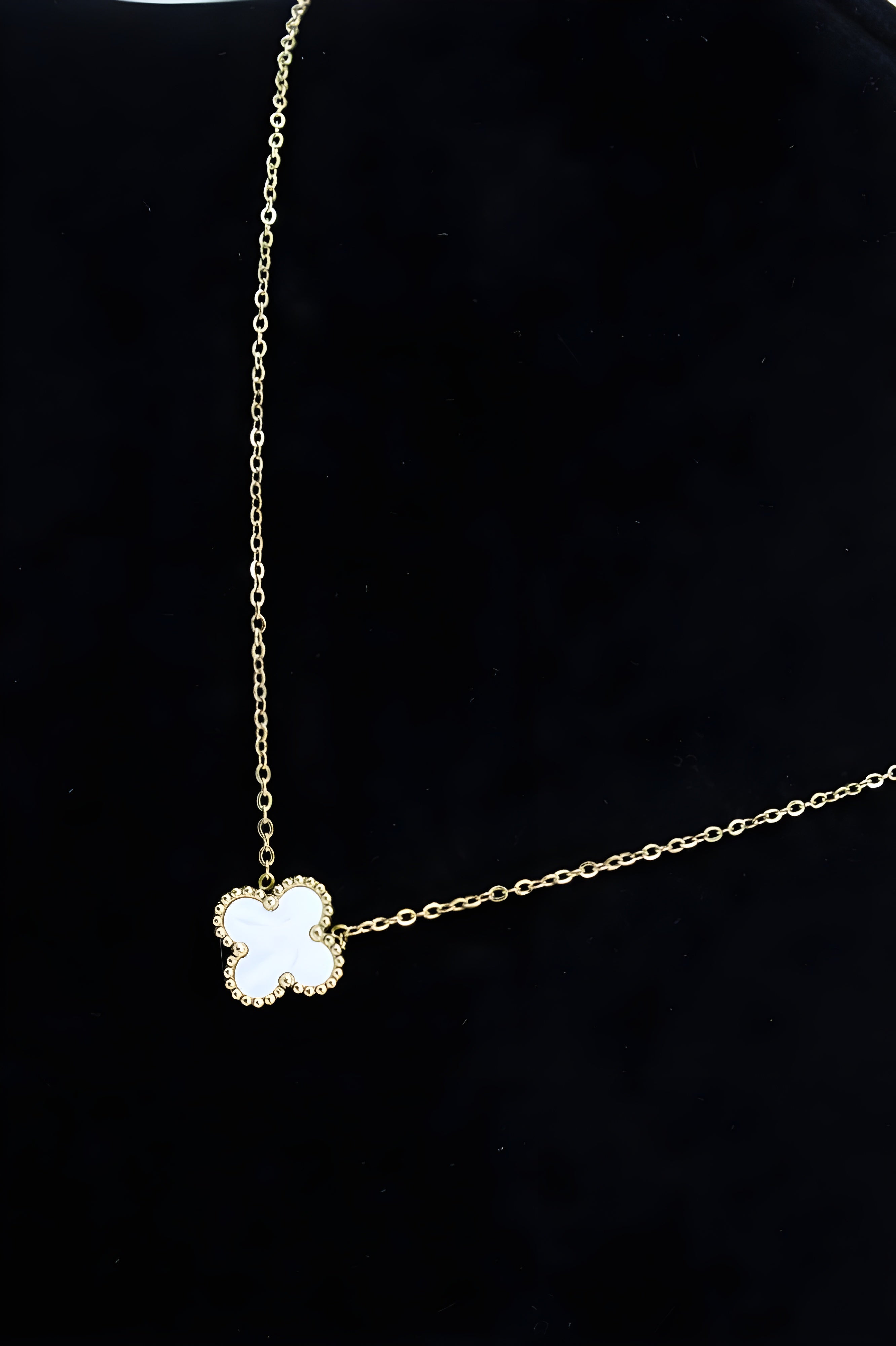 Verdant Elegance Leaf Pendant Set