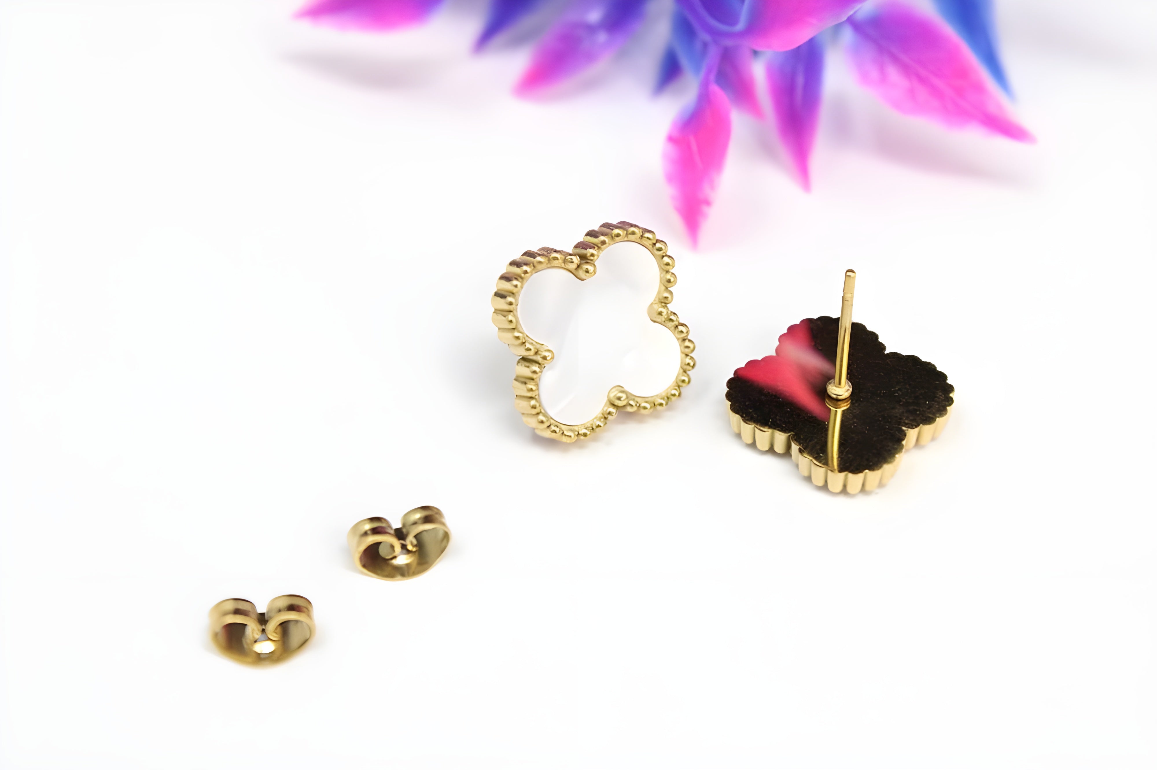Verdant Elegance Leaf Pendant Set