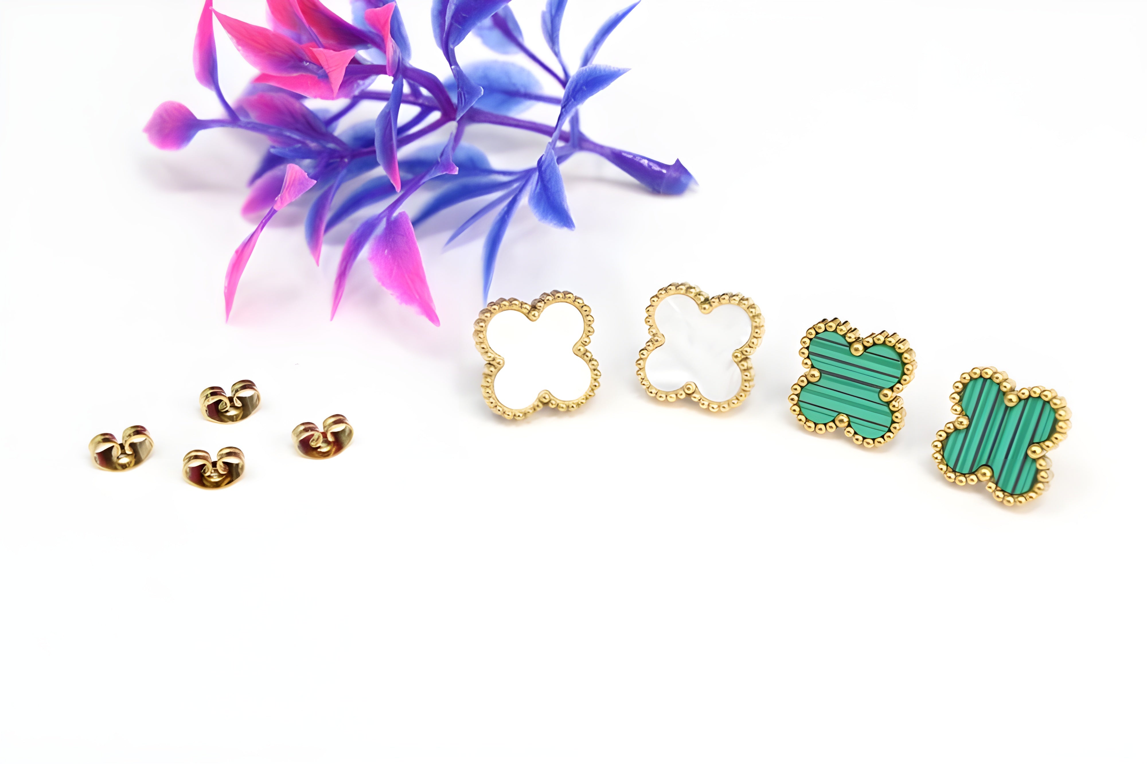 Verdant Elegance Leaf Pendant Set