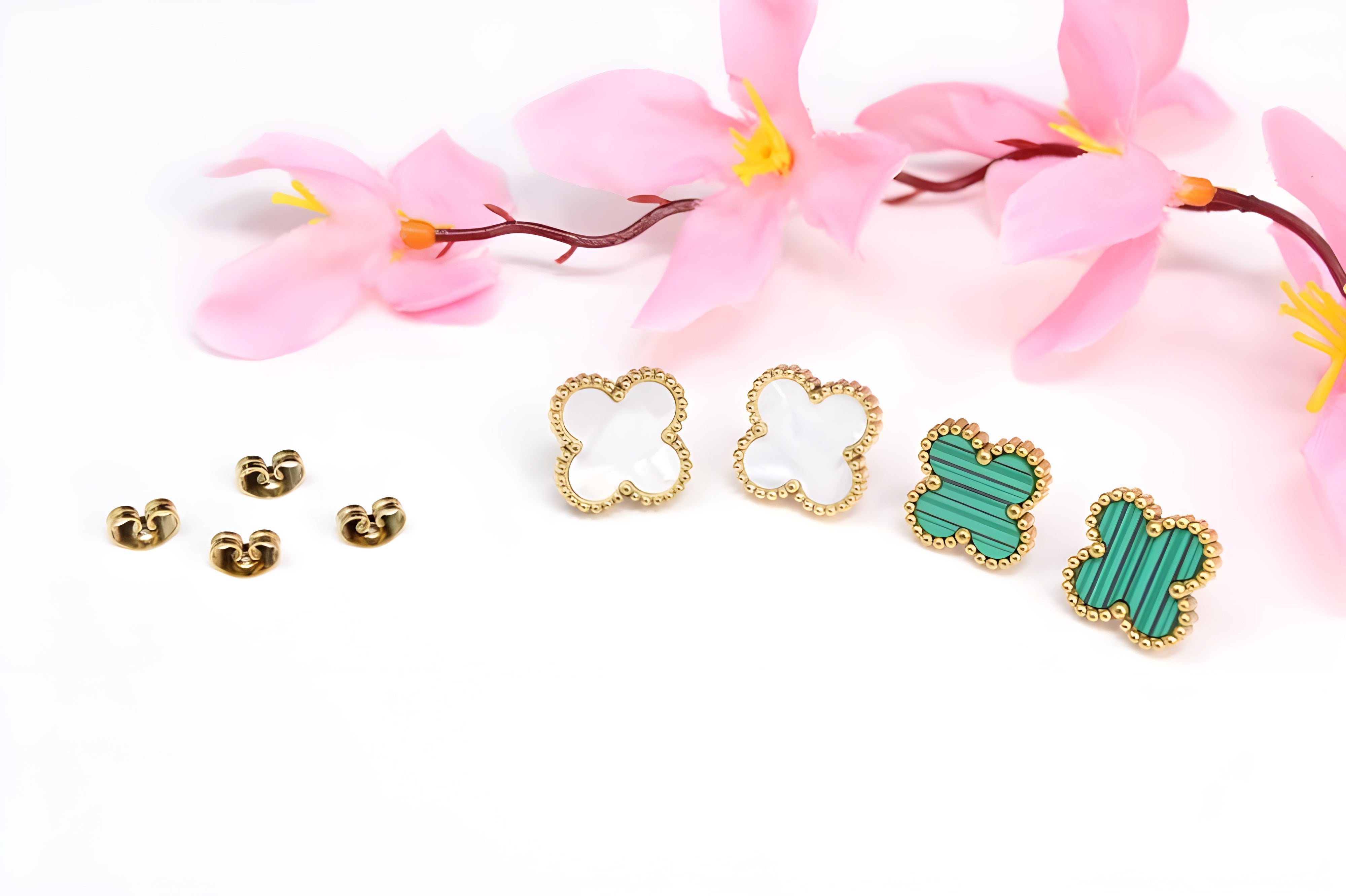 Verdant Elegance Leaf Pendant Set