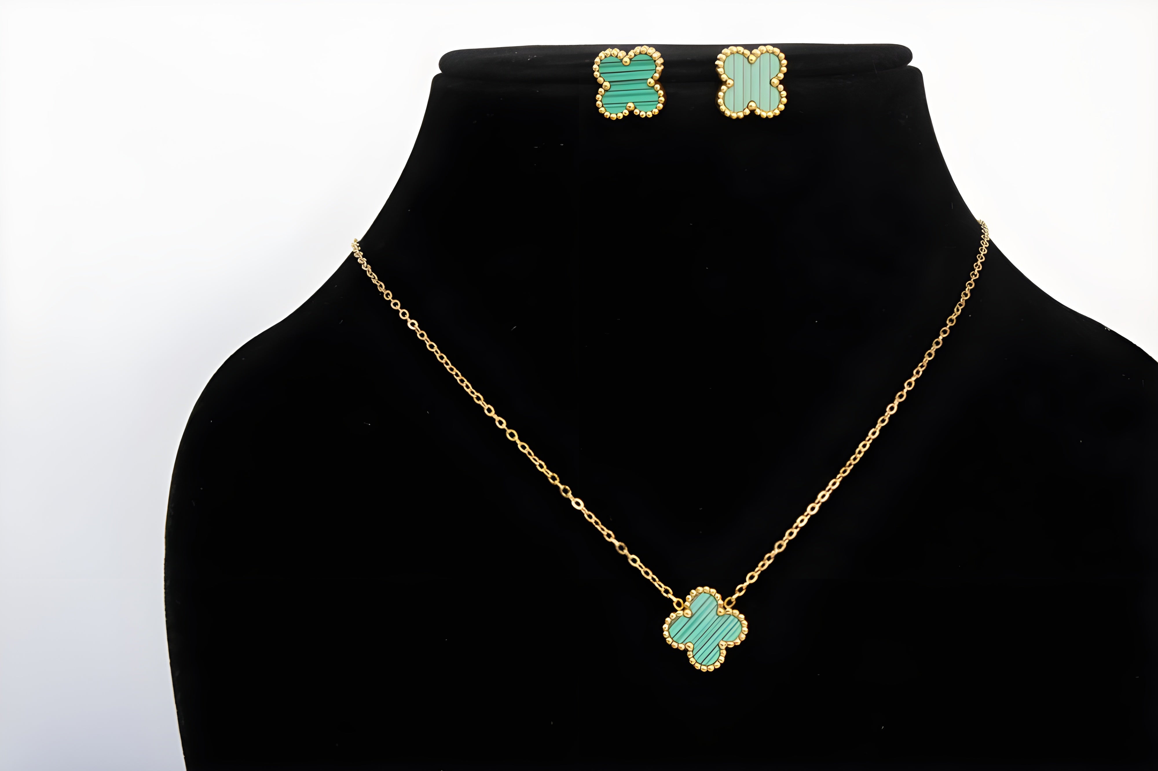 Verdant Elegance Leaf Pendant Set