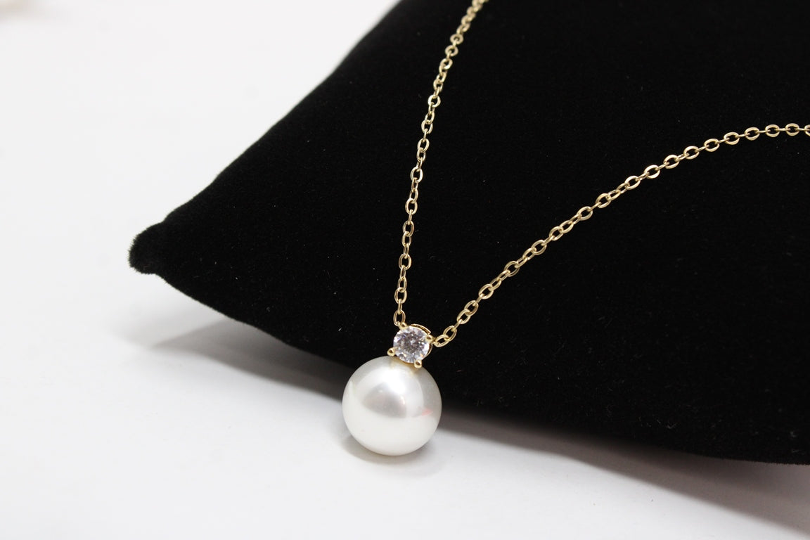 Golden Pearl Pendant Set