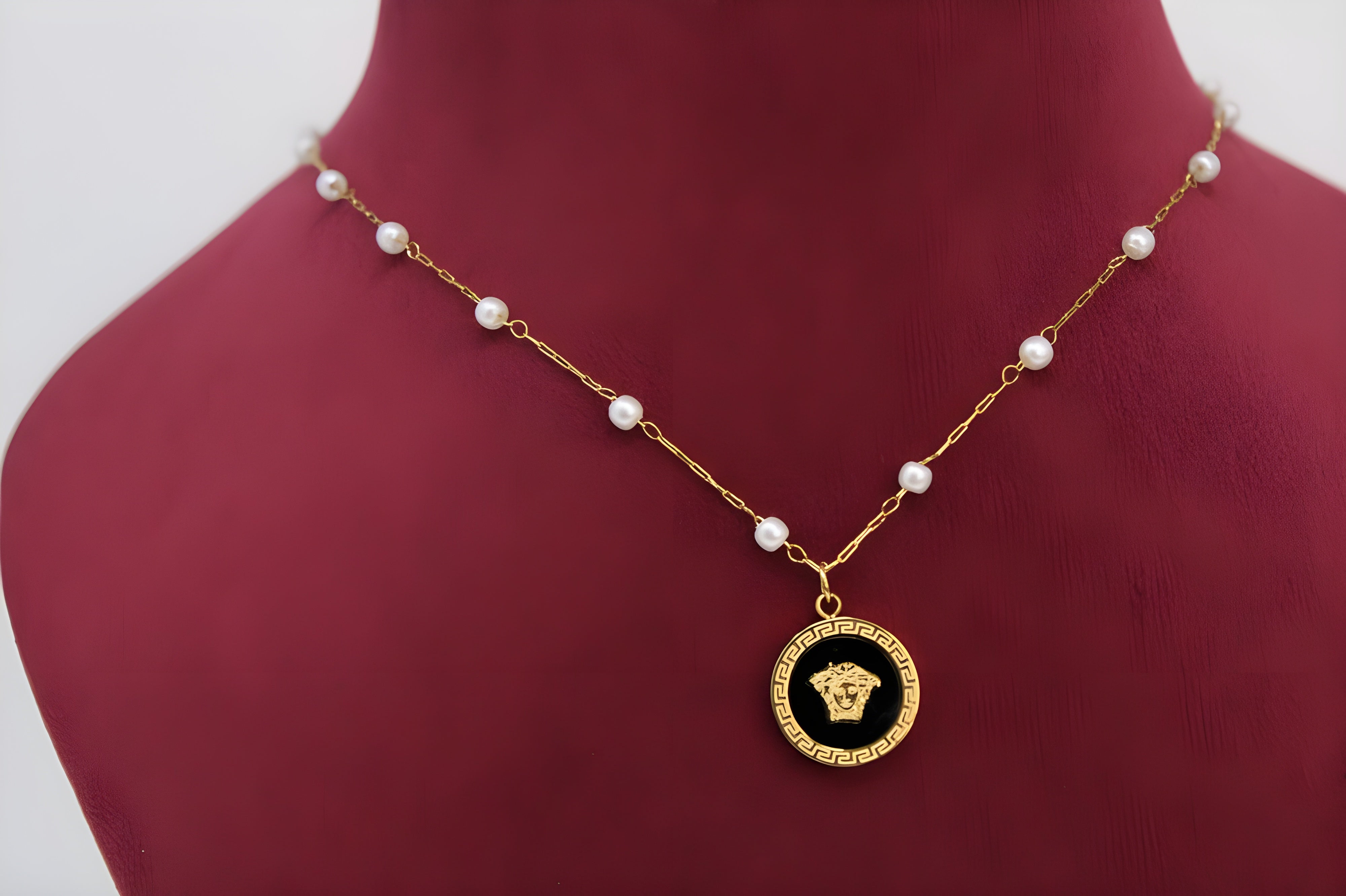 Golden Glamour Pendant Set