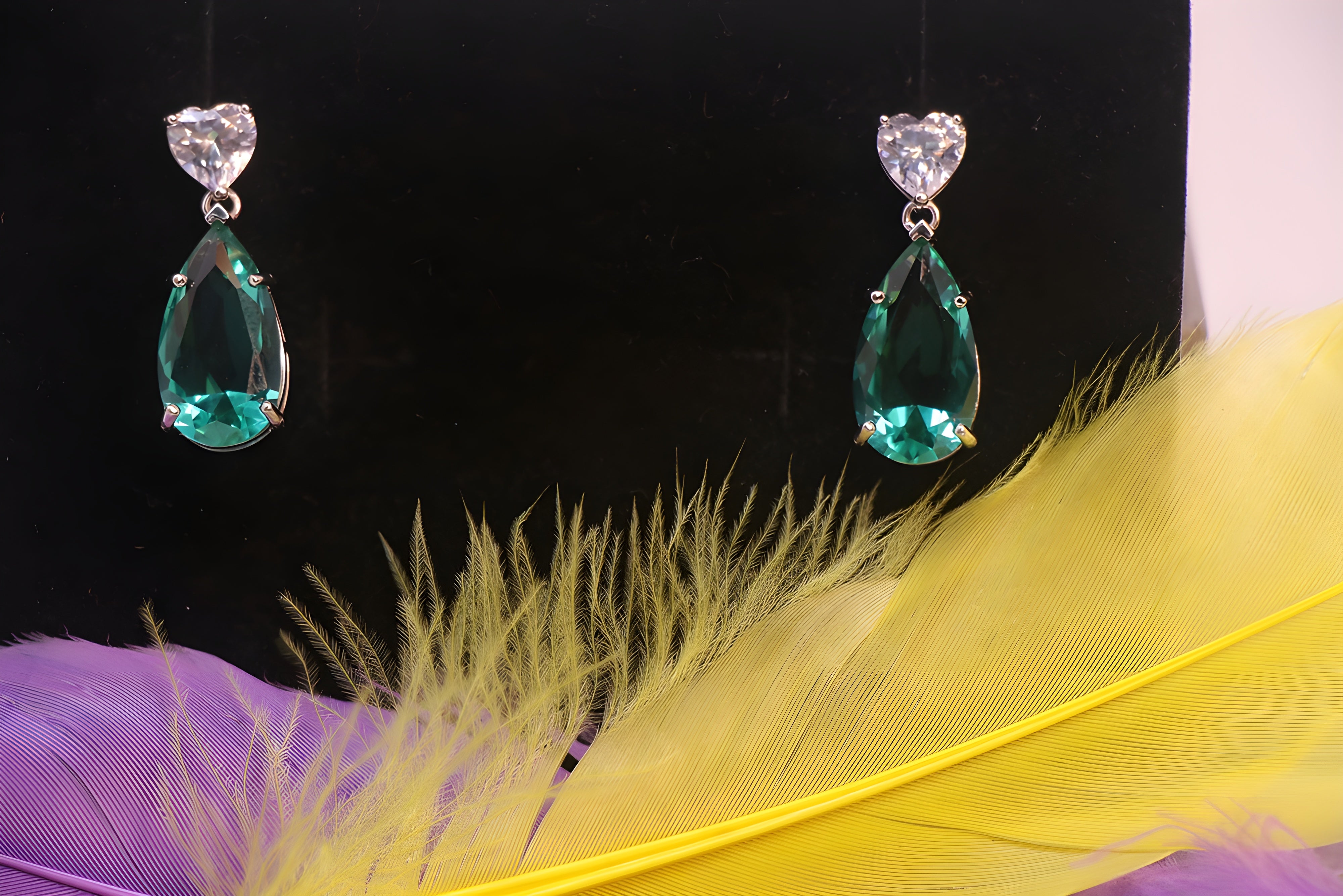 VeeLux Emerald Sparkle Earrings