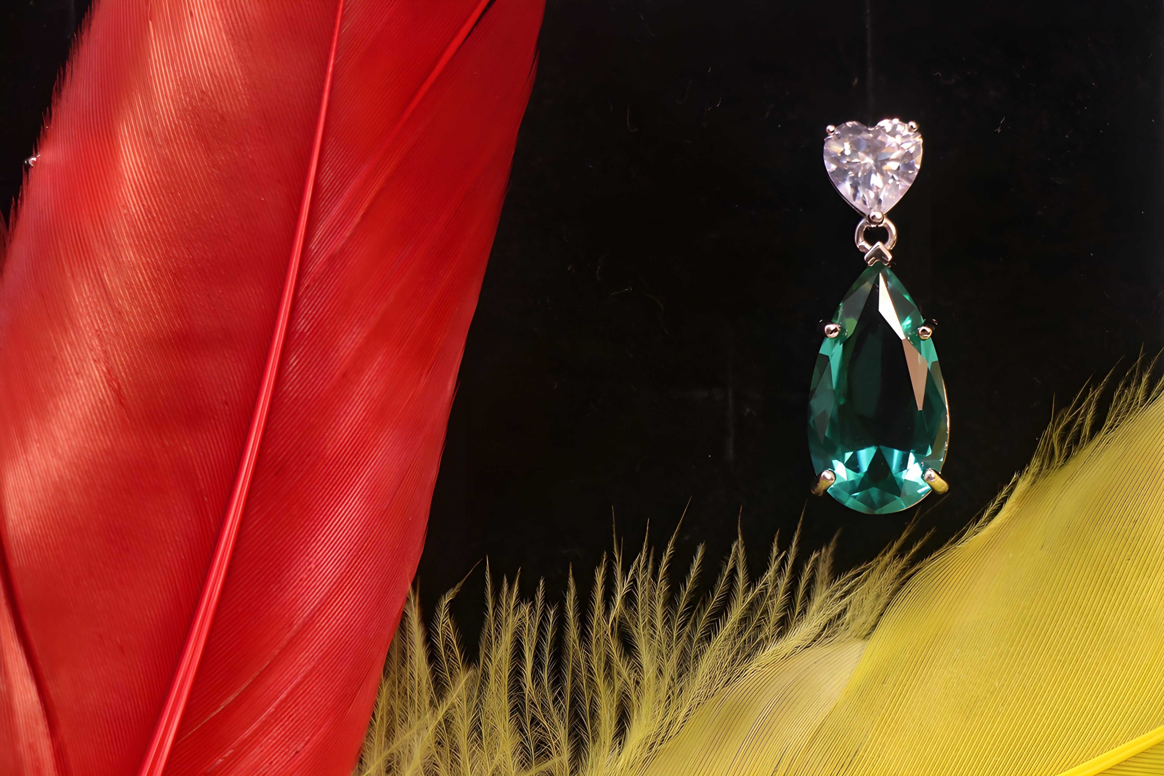 VeeLux Emerald Sparkle Earrings