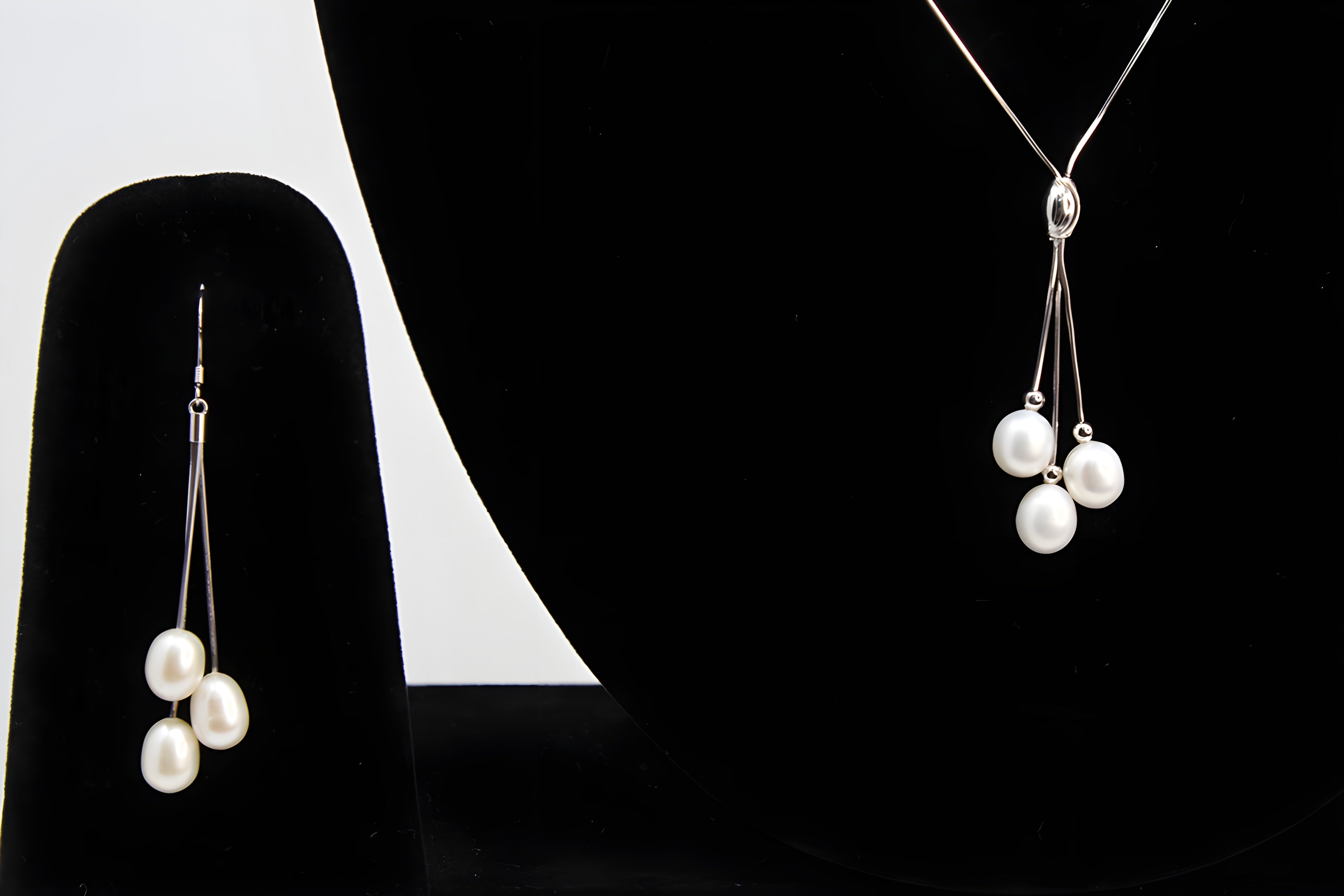 Pearl Elegance Sterling Silver Pendant Set