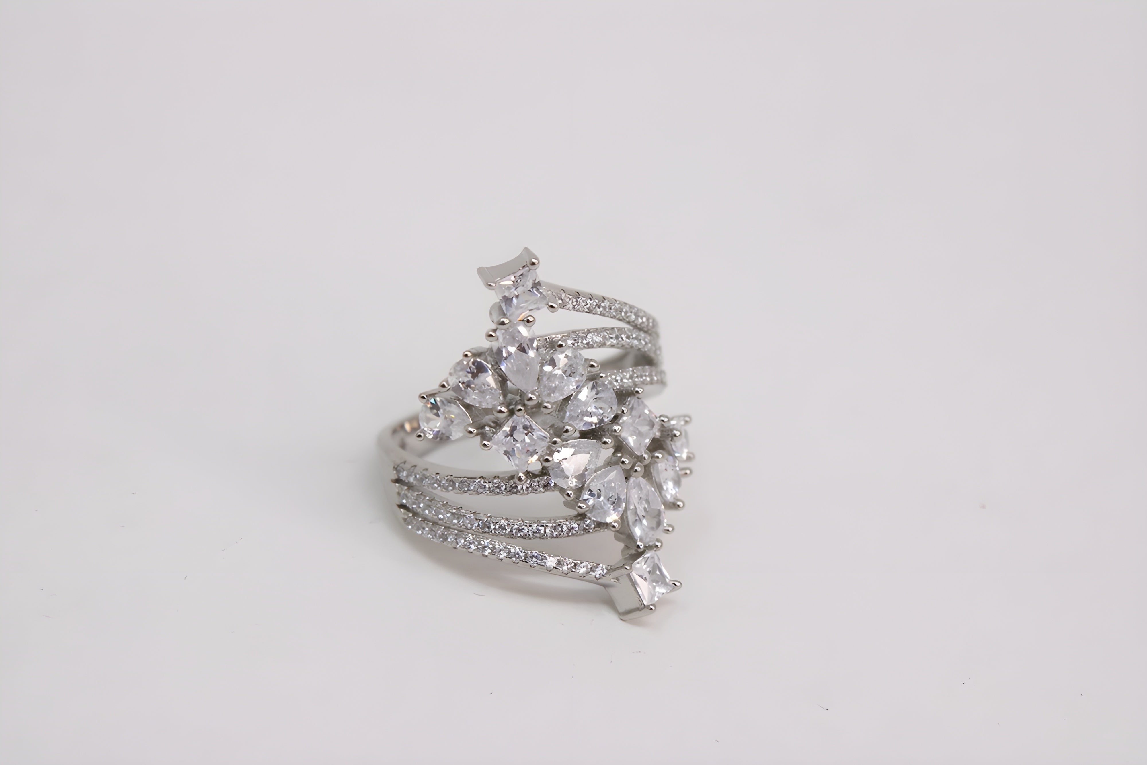 Emerald Elegance Sterling Silver VeeLux Premium Crystal Ring
