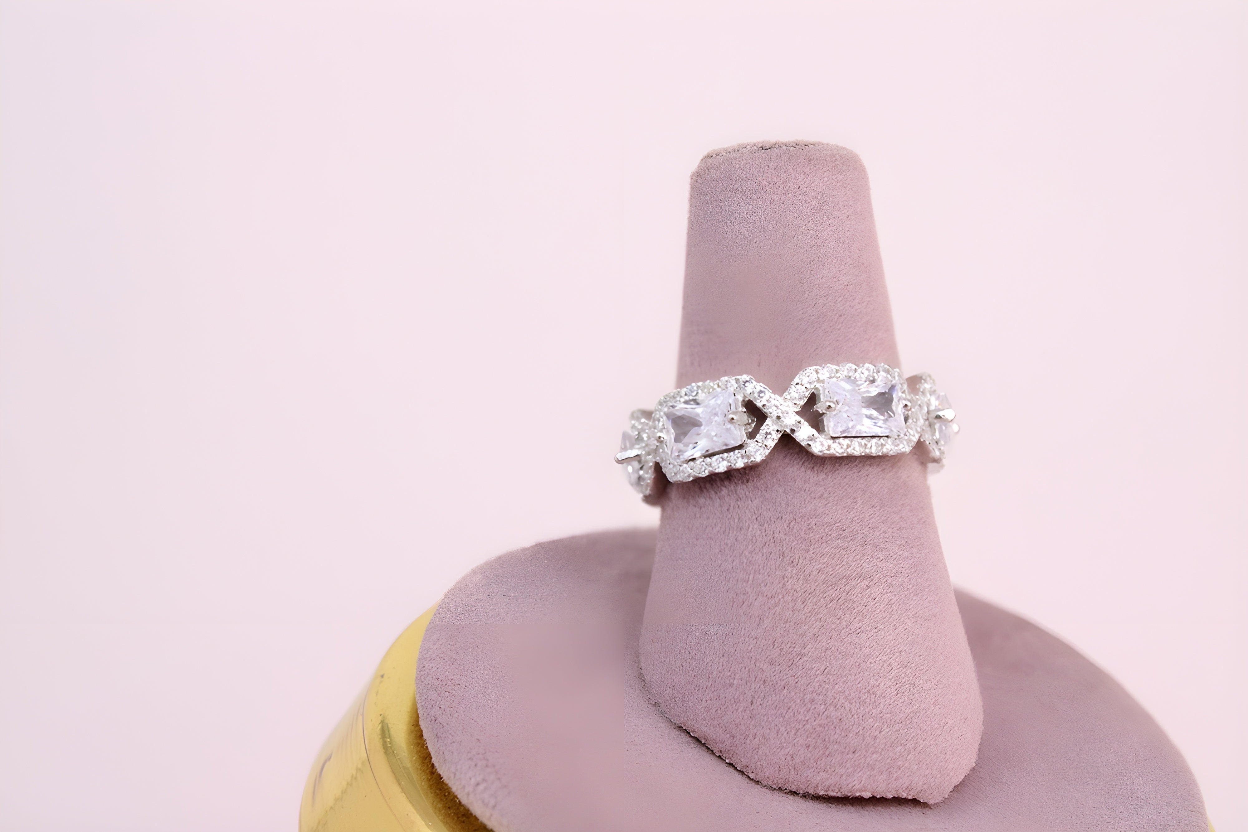 Sterling Silver Sparkle VeeLux Premium Crystal Ring
