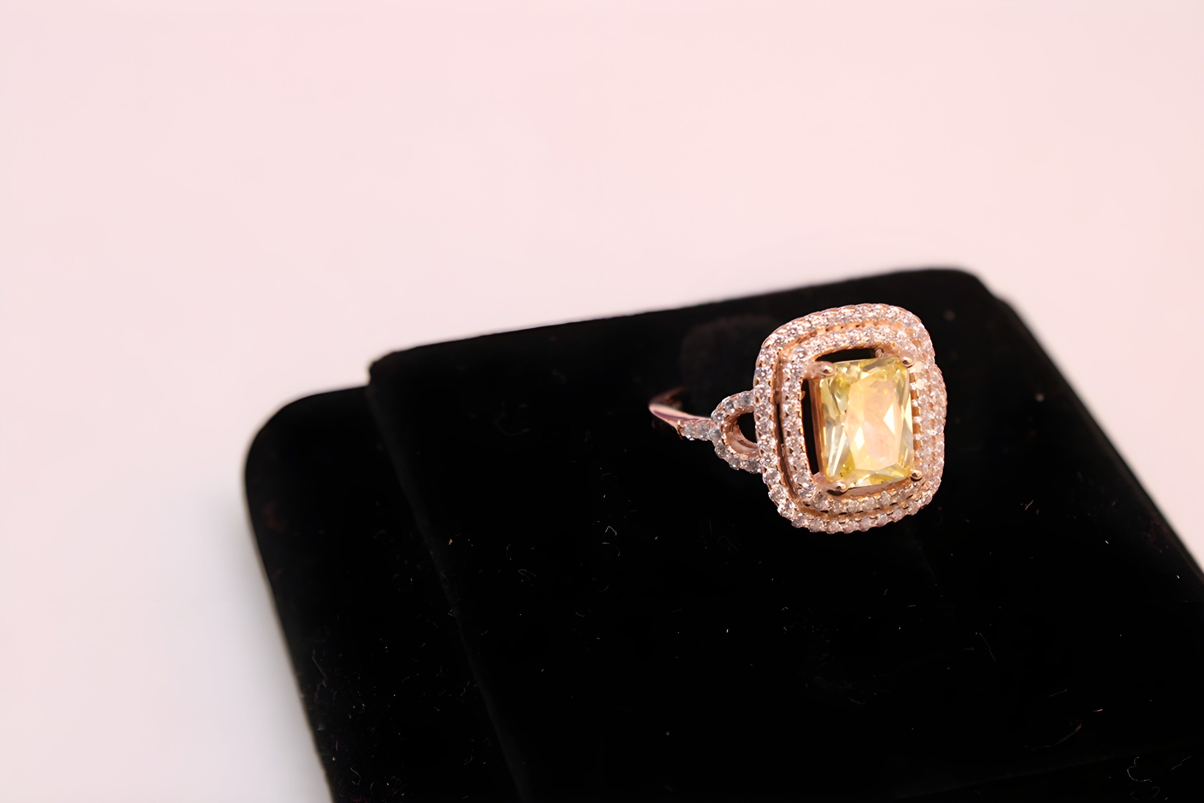 Aurum Verde VeeLux Premium Crystal Ring